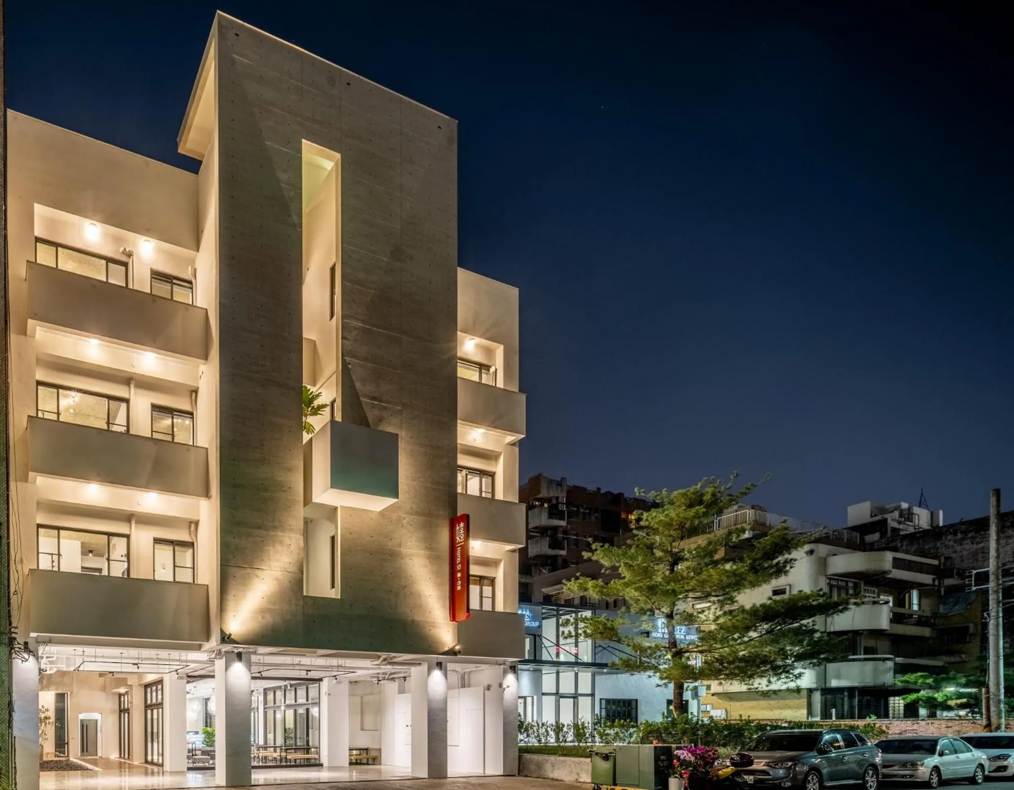 Property building in SI Hotel