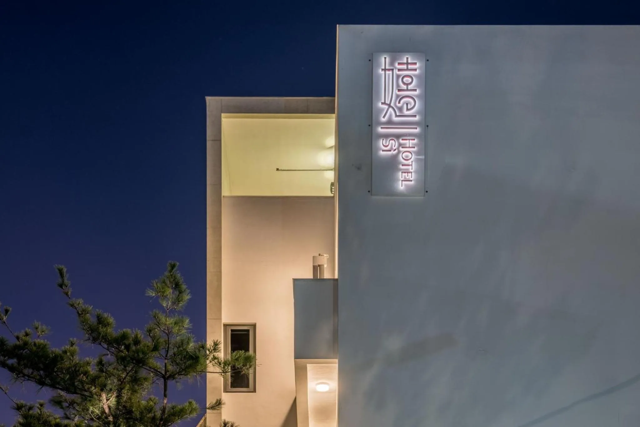 Property building in SI Hotel