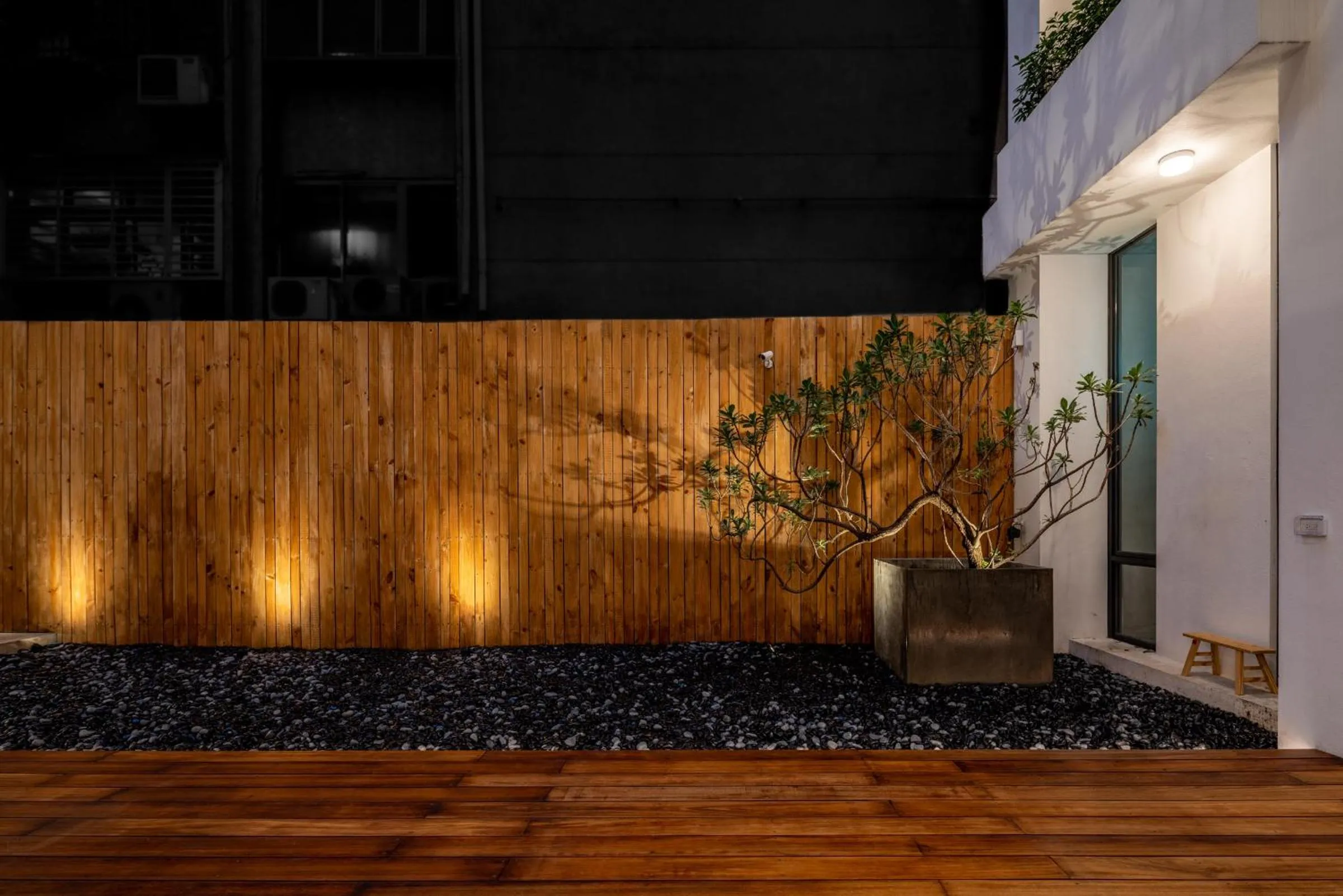 Garden view in SI Hotel