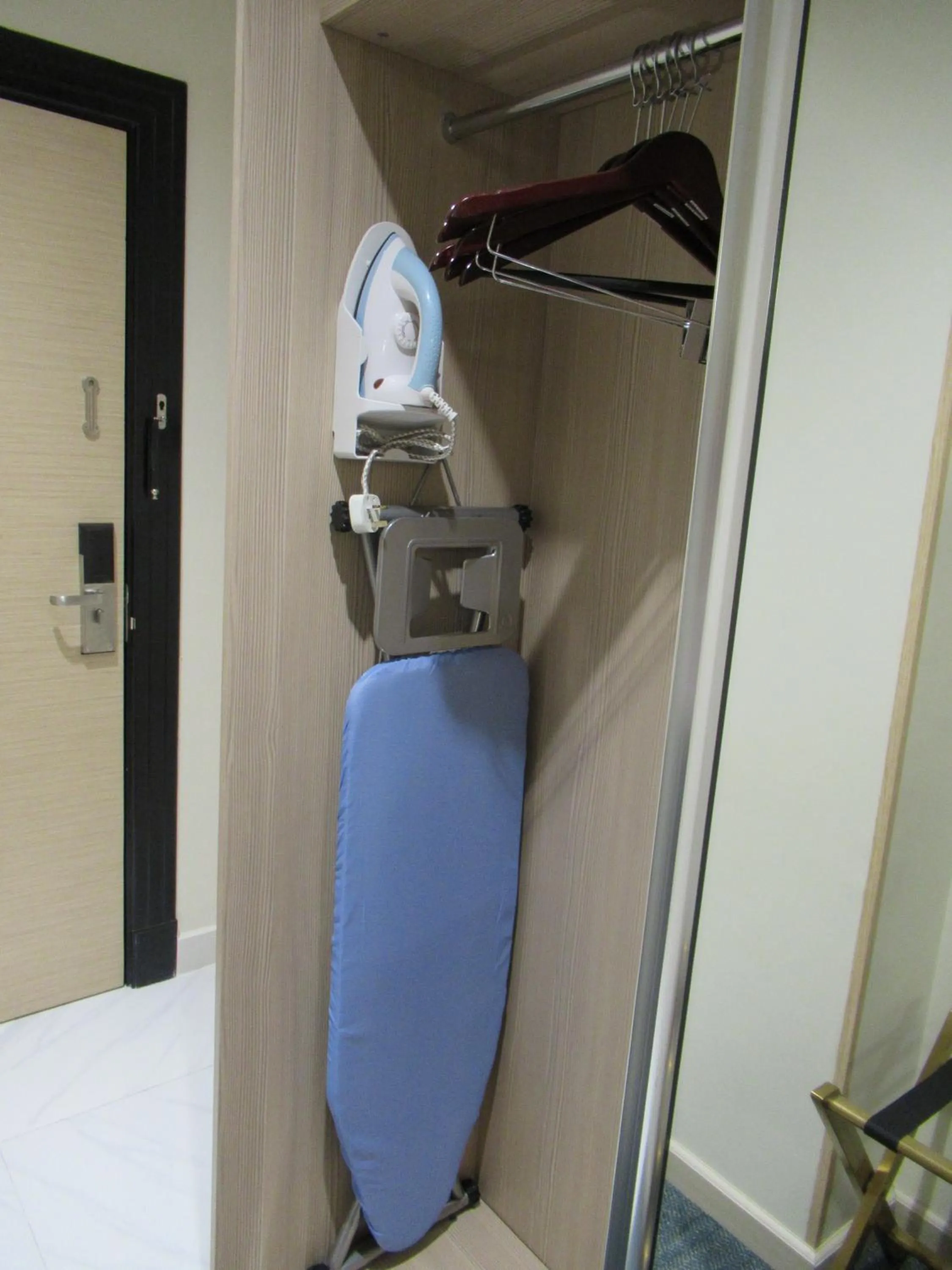 flat iron in Touq Al Balad Hotel