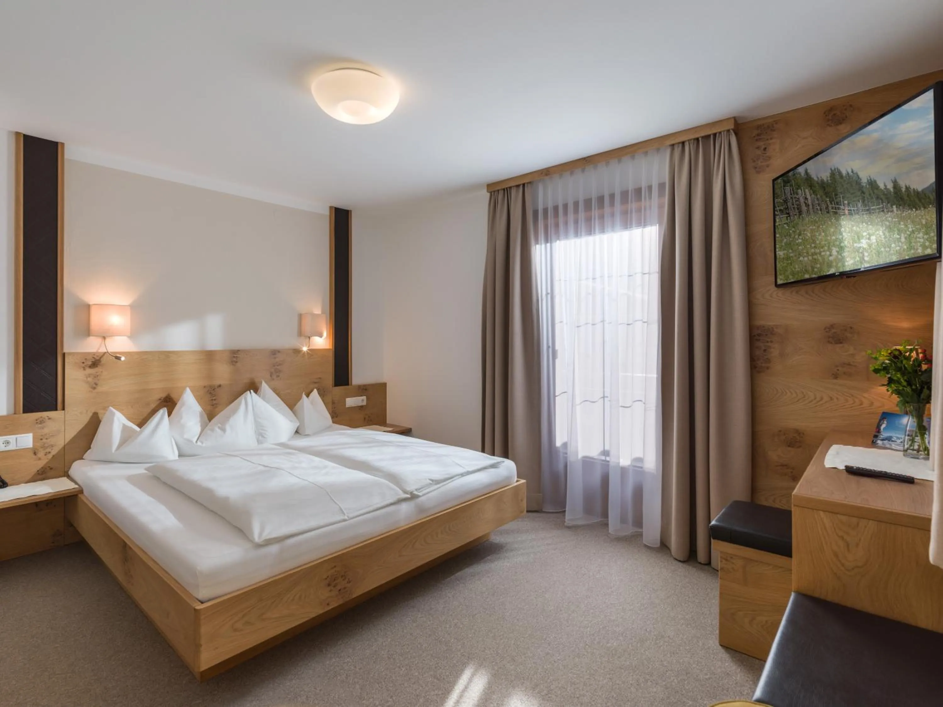 Photo of the whole room, Bed in Hotel Kössler