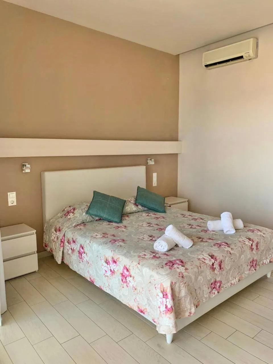 Bed in Saradari Beach Hotel - Adults Only