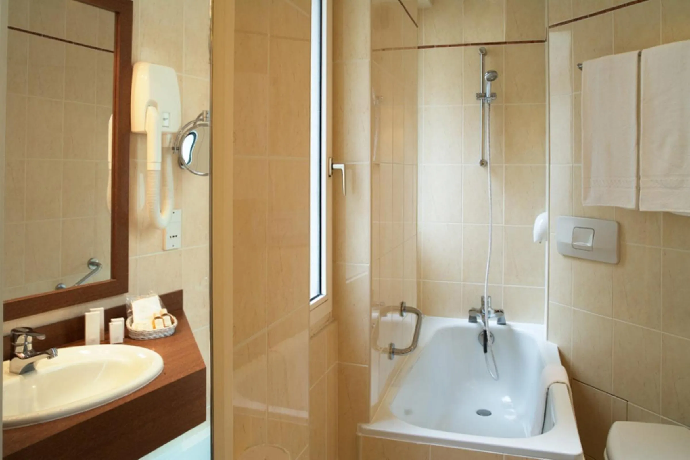 Bathroom in Apollinaire