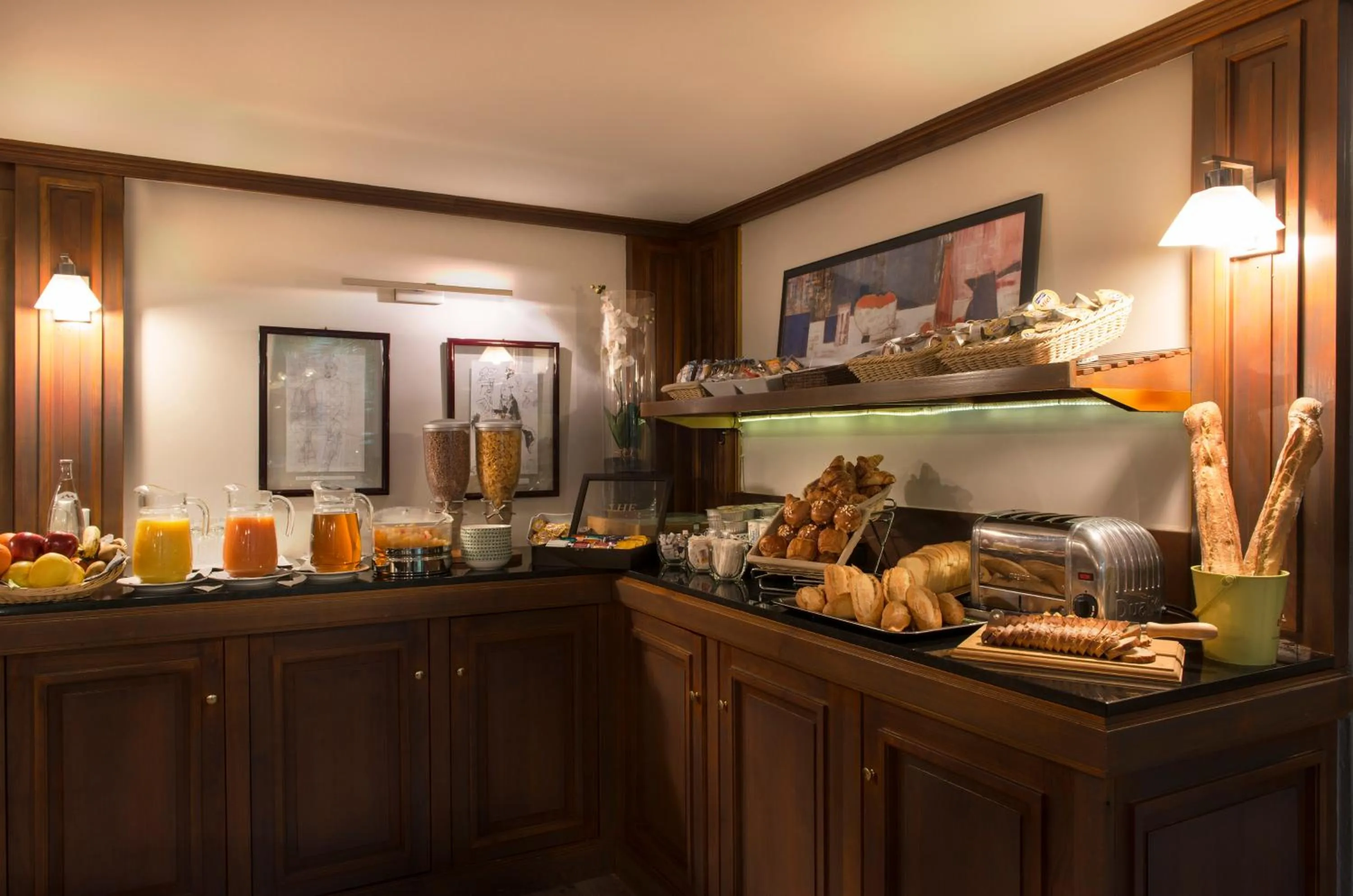 Restaurant/places to eat in Apollinaire