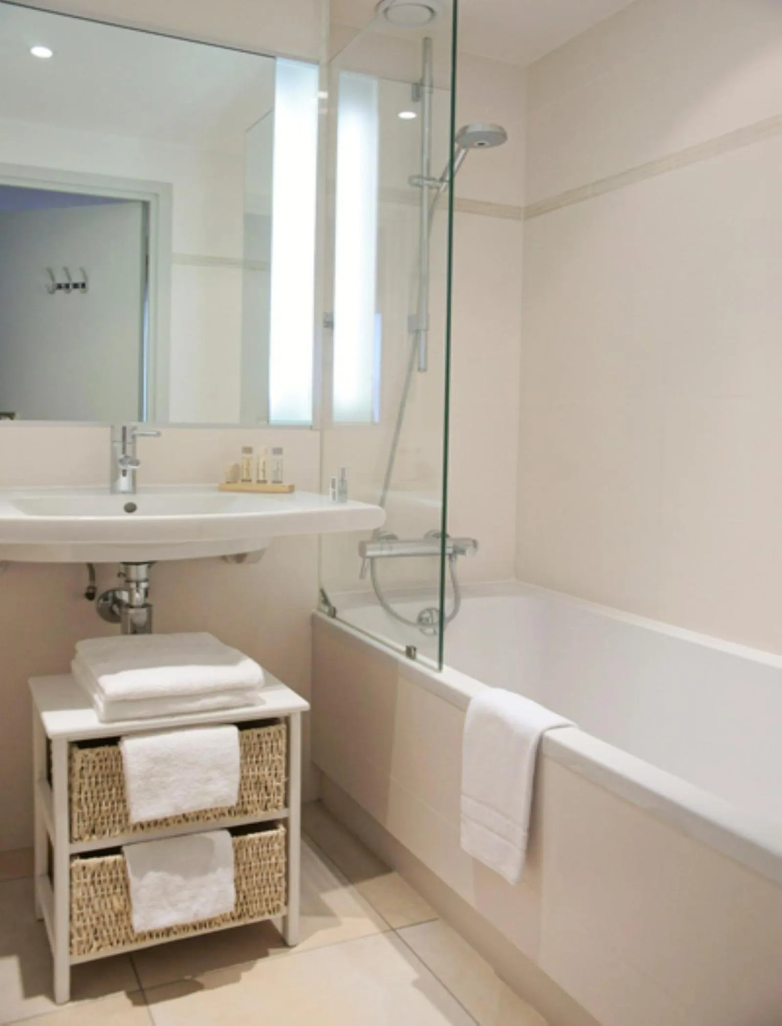 Bathroom in Apollinaire