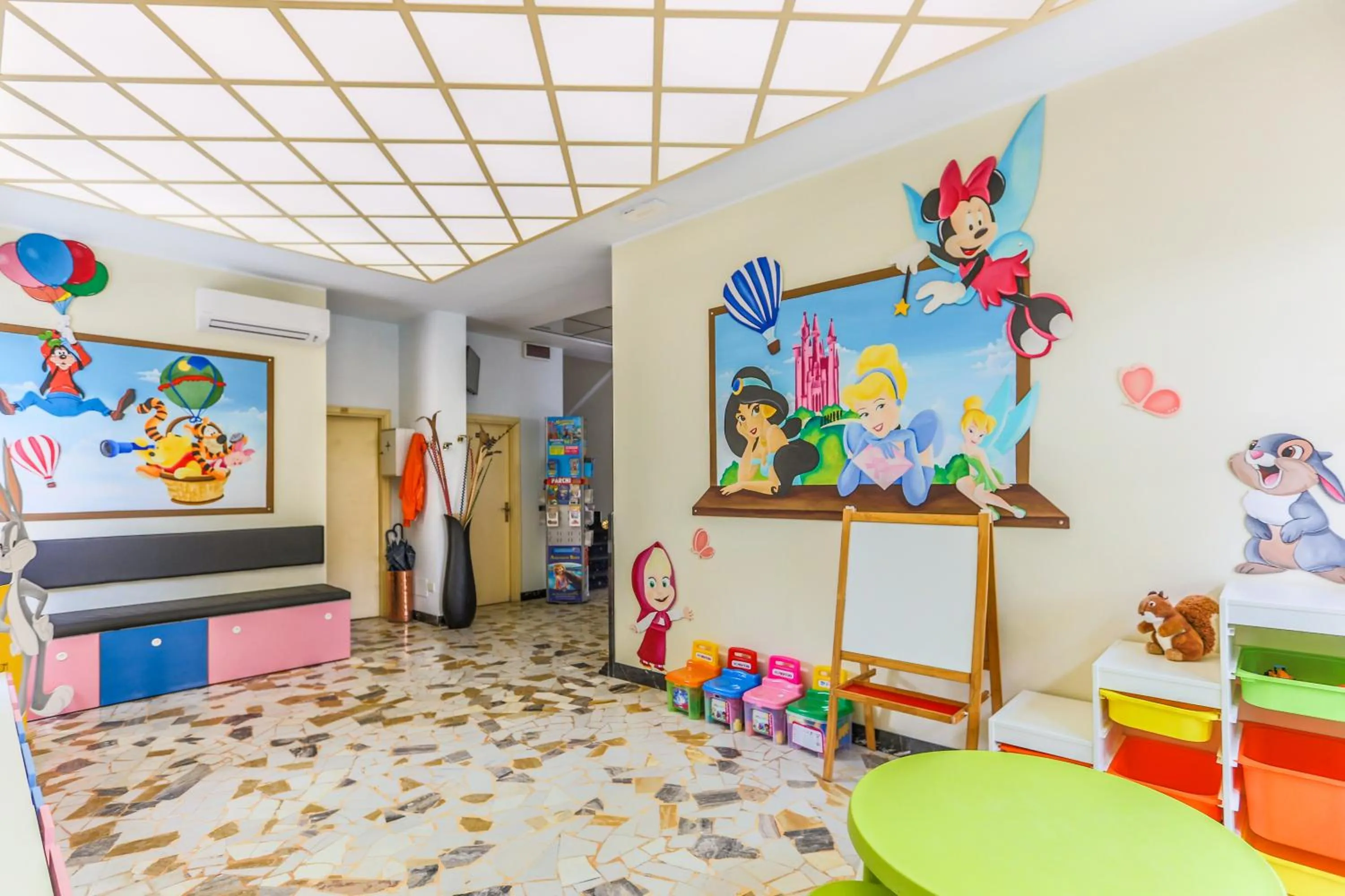 Kids's club, Bed in Hotel San Marino