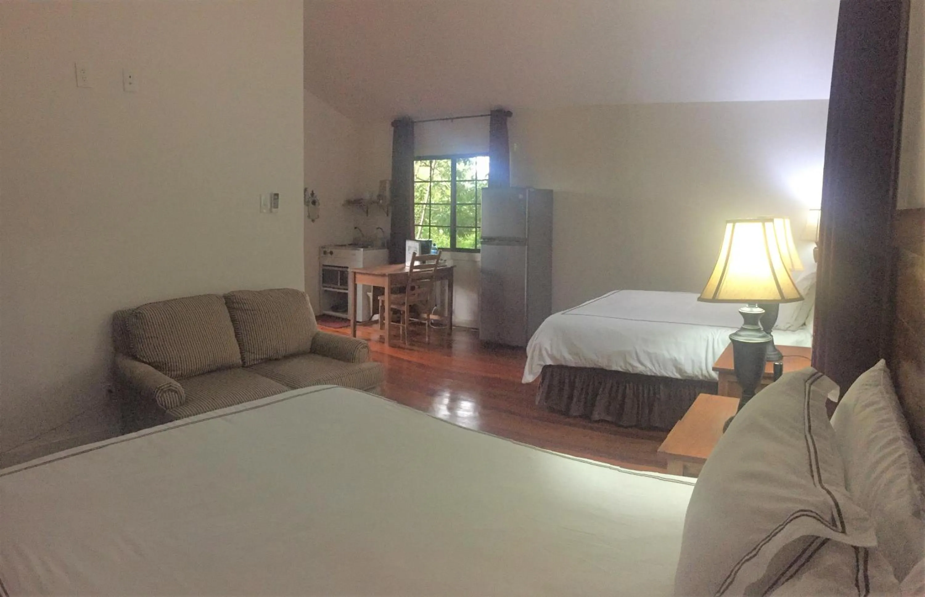 Photo of the whole room, Bed in Santa Cruz Cabins