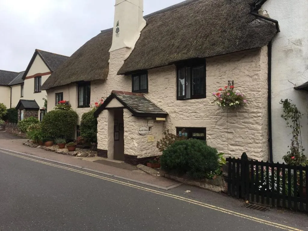Facade/entrance in Myrtle Cottage B&B