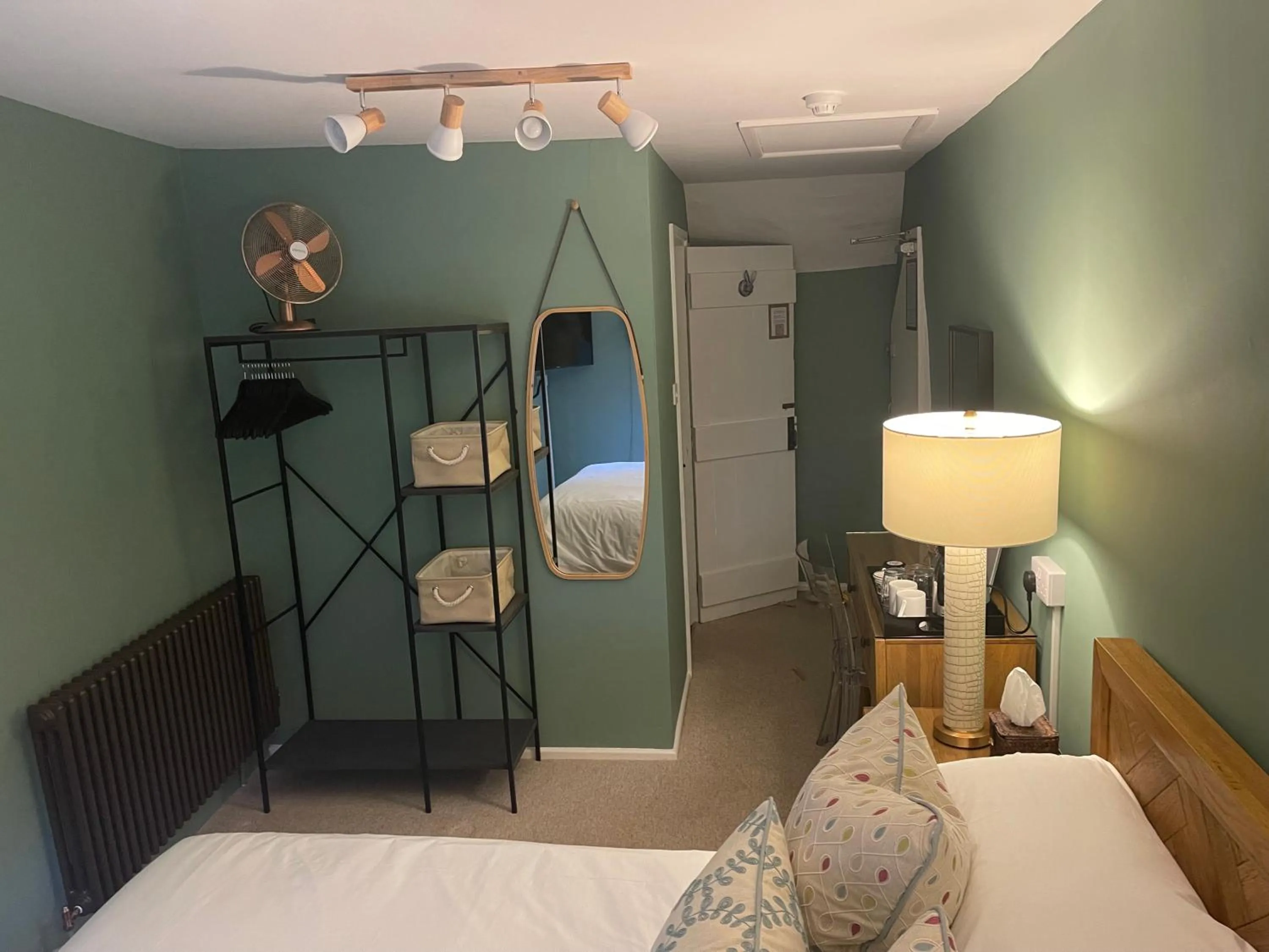 Bedroom, Bed in Myrtle Cottage B&B