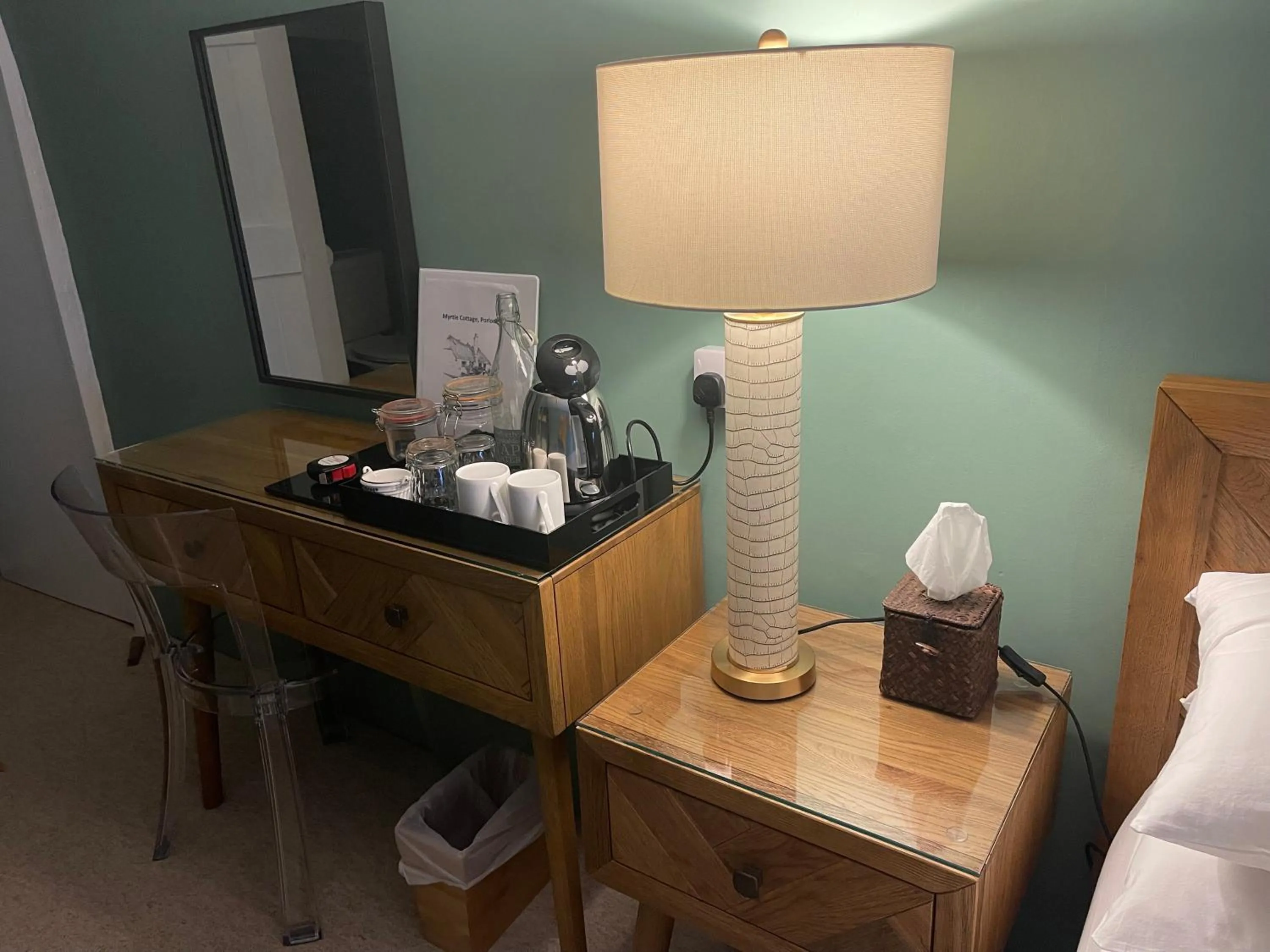 Bedroom, Bed in Myrtle Cottage B&B