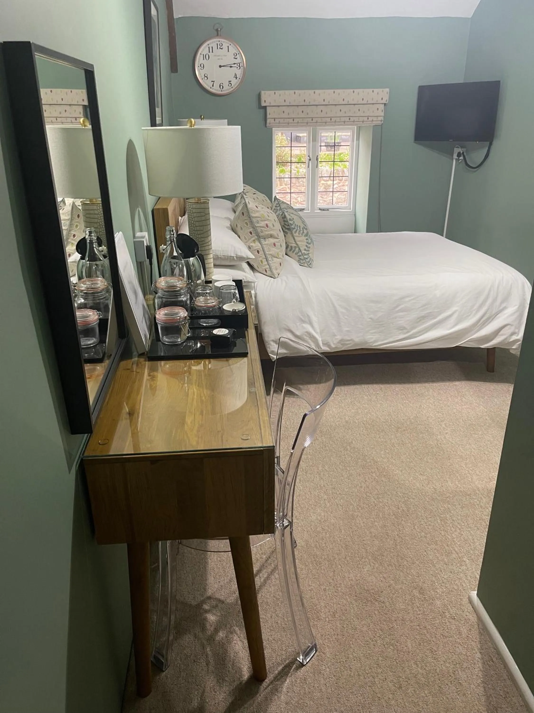 Bedroom, Bed in Myrtle Cottage B&B