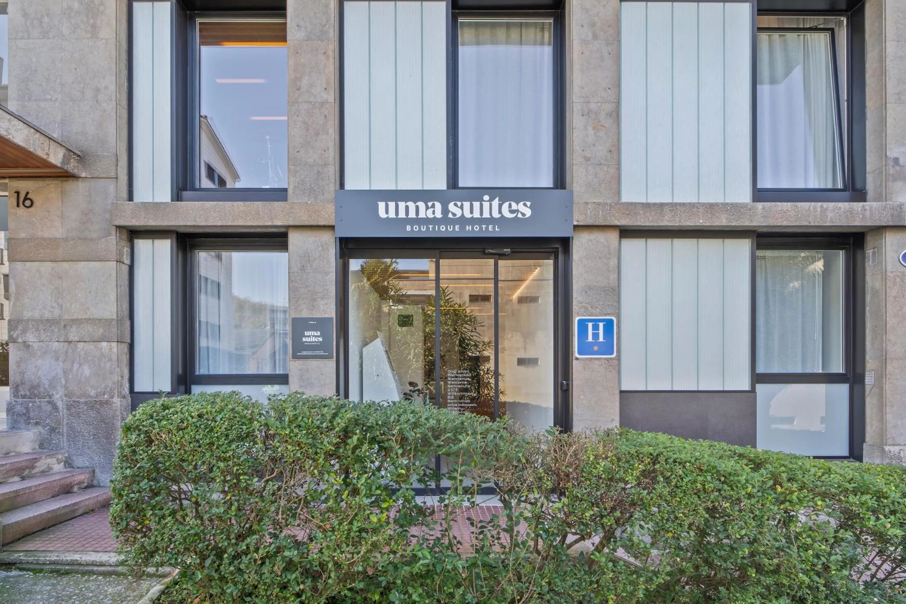 Facade/entrance in Uma Suites Ondarreta
