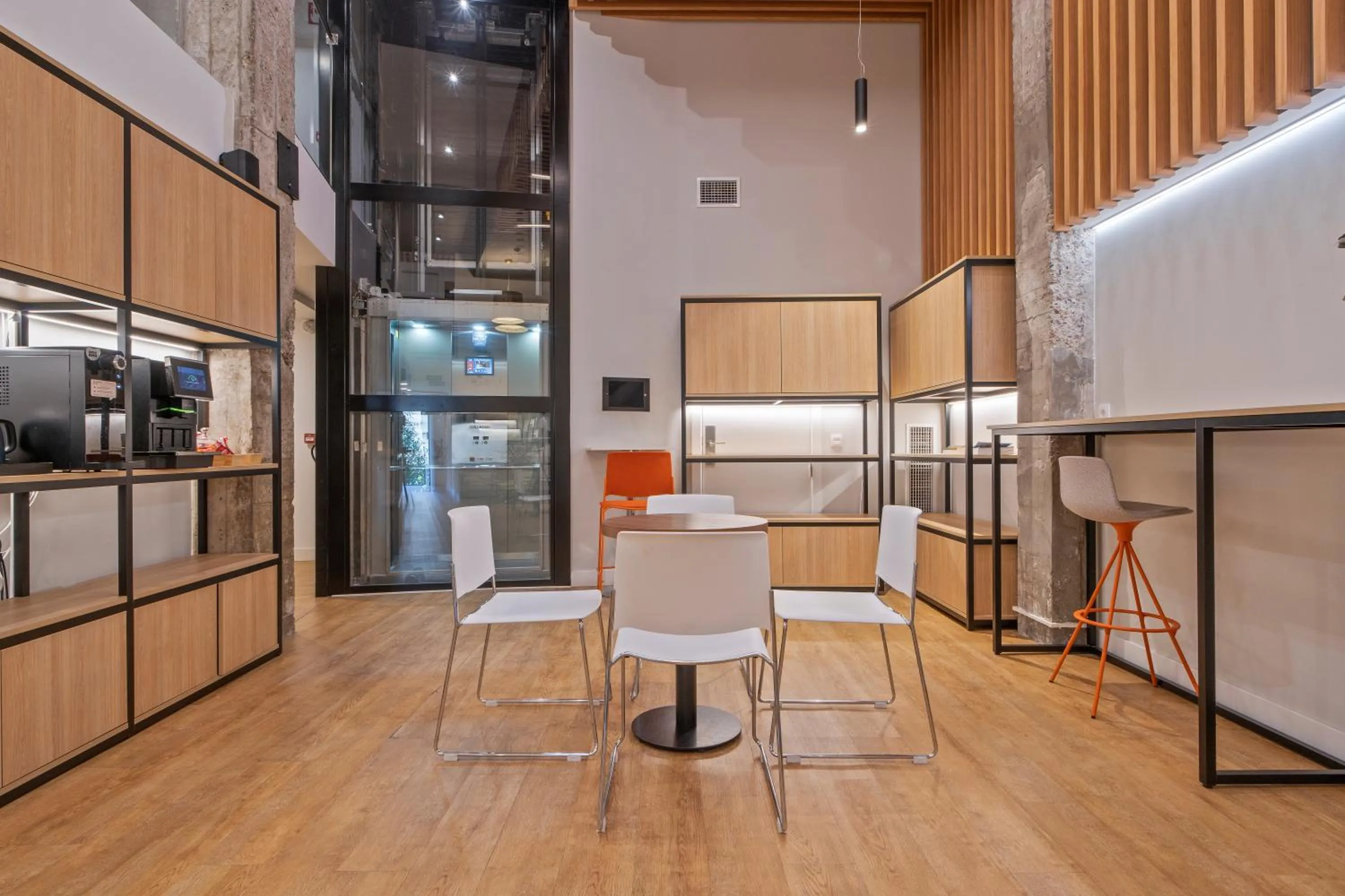 Coffee/tea facilities in Uma Suites Ondarreta