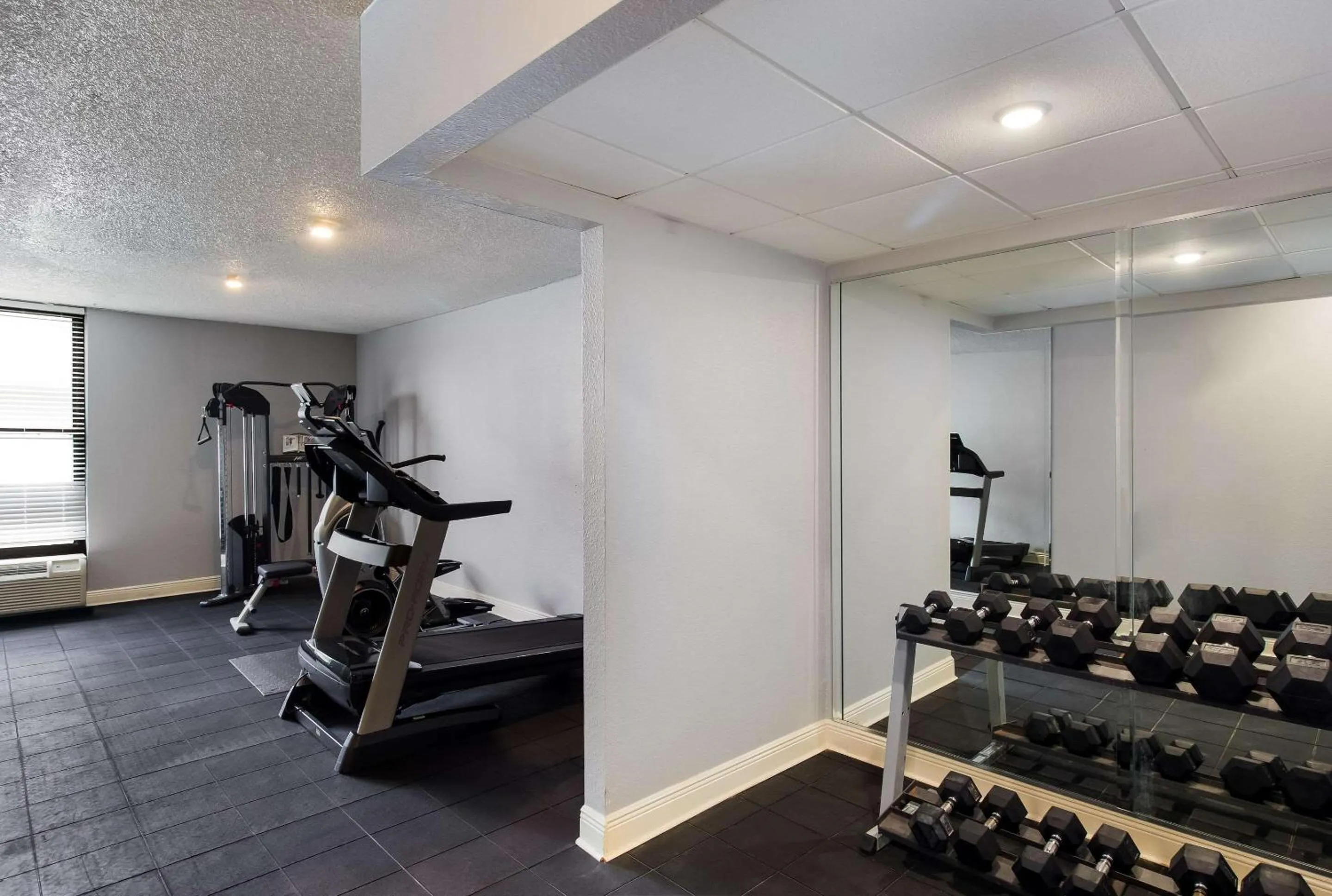 Fitness centre/facilities in Quality Inn Houston East I-10