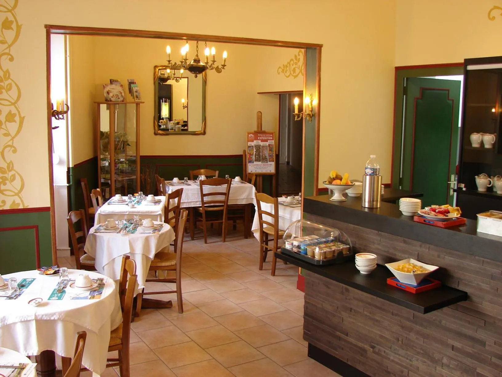 Buffet breakfast in Hotel Iena