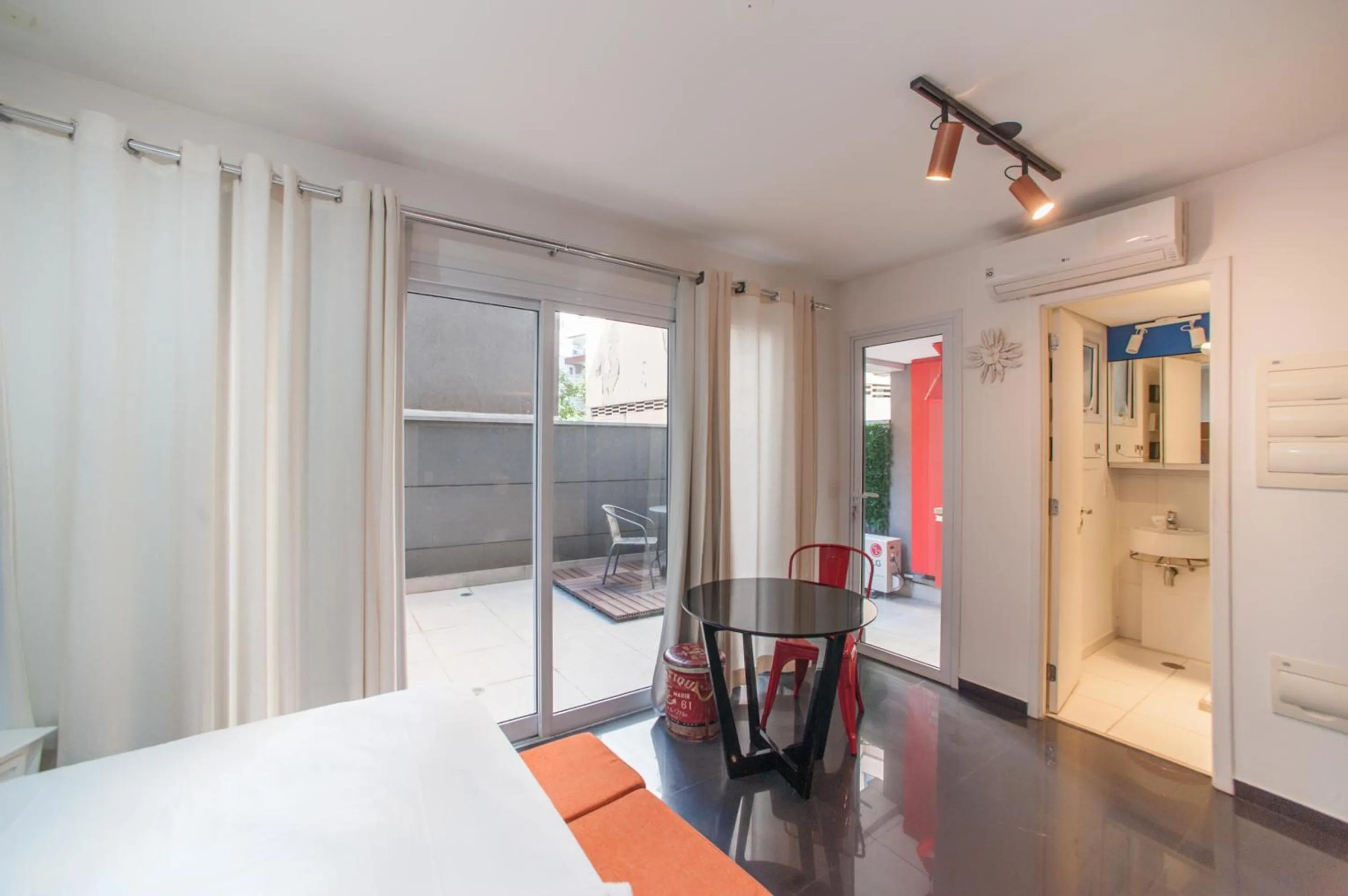 Photo of the whole room, Bed in 360 São Luis