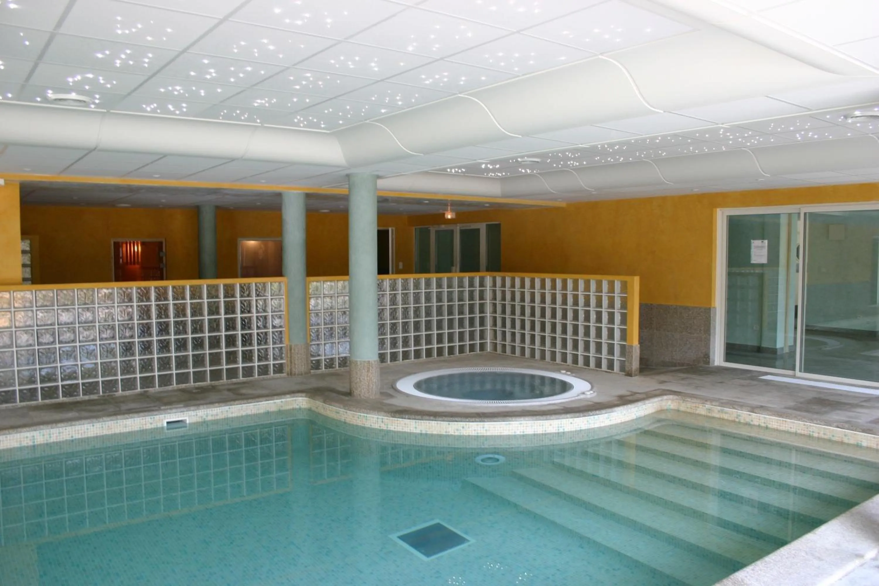 Swimming pool in Résidence Odalys La Licorne de Haute Provence