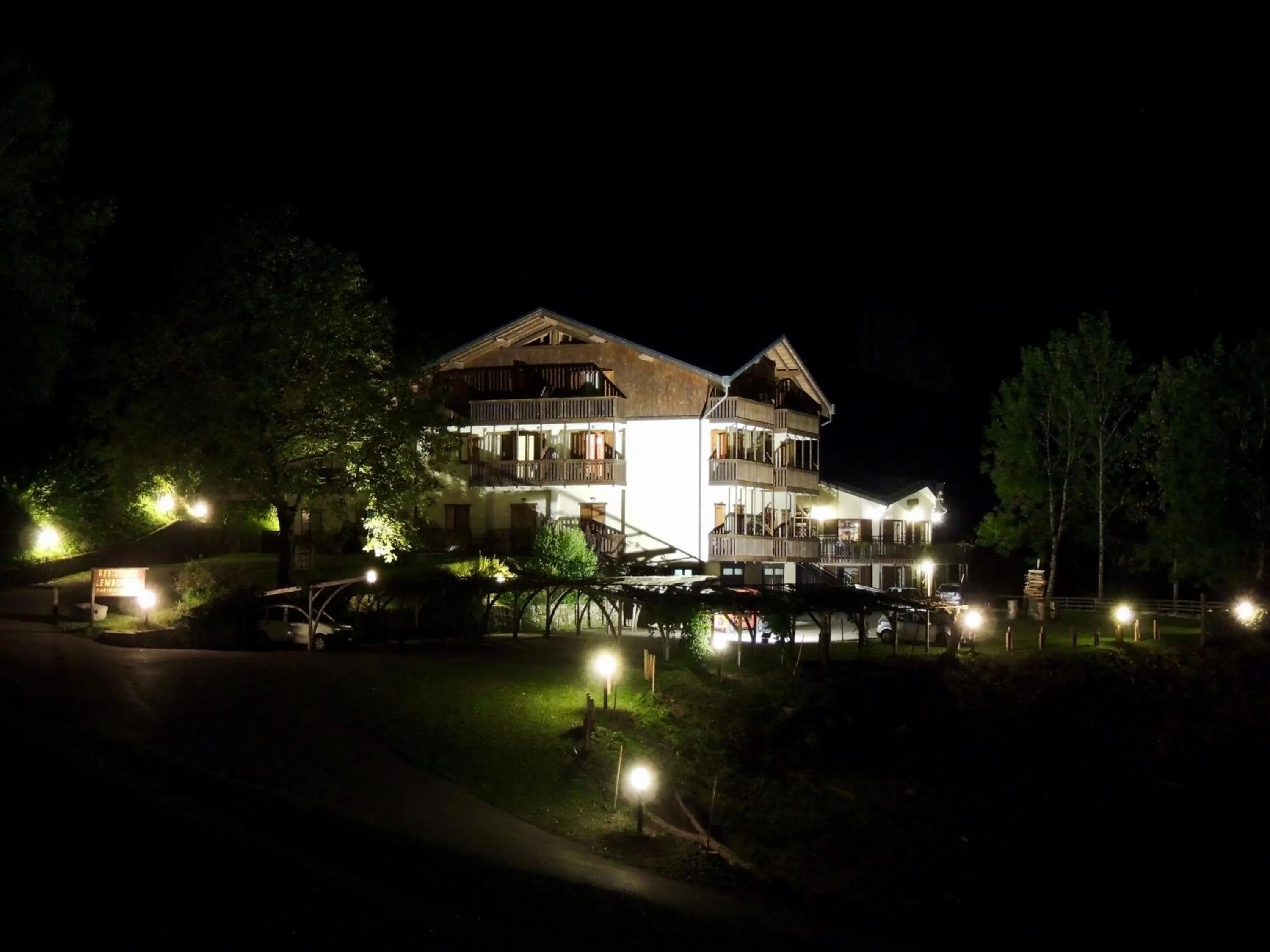 Property building in Appartamenti Lembondel - Ledro