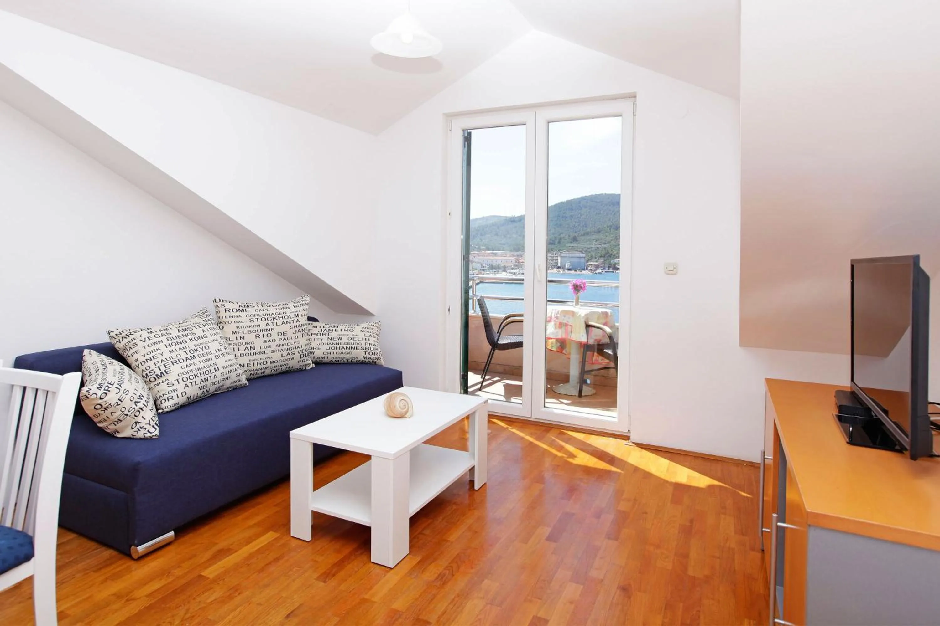 Communal lounge/ TV room in Apartments Vala