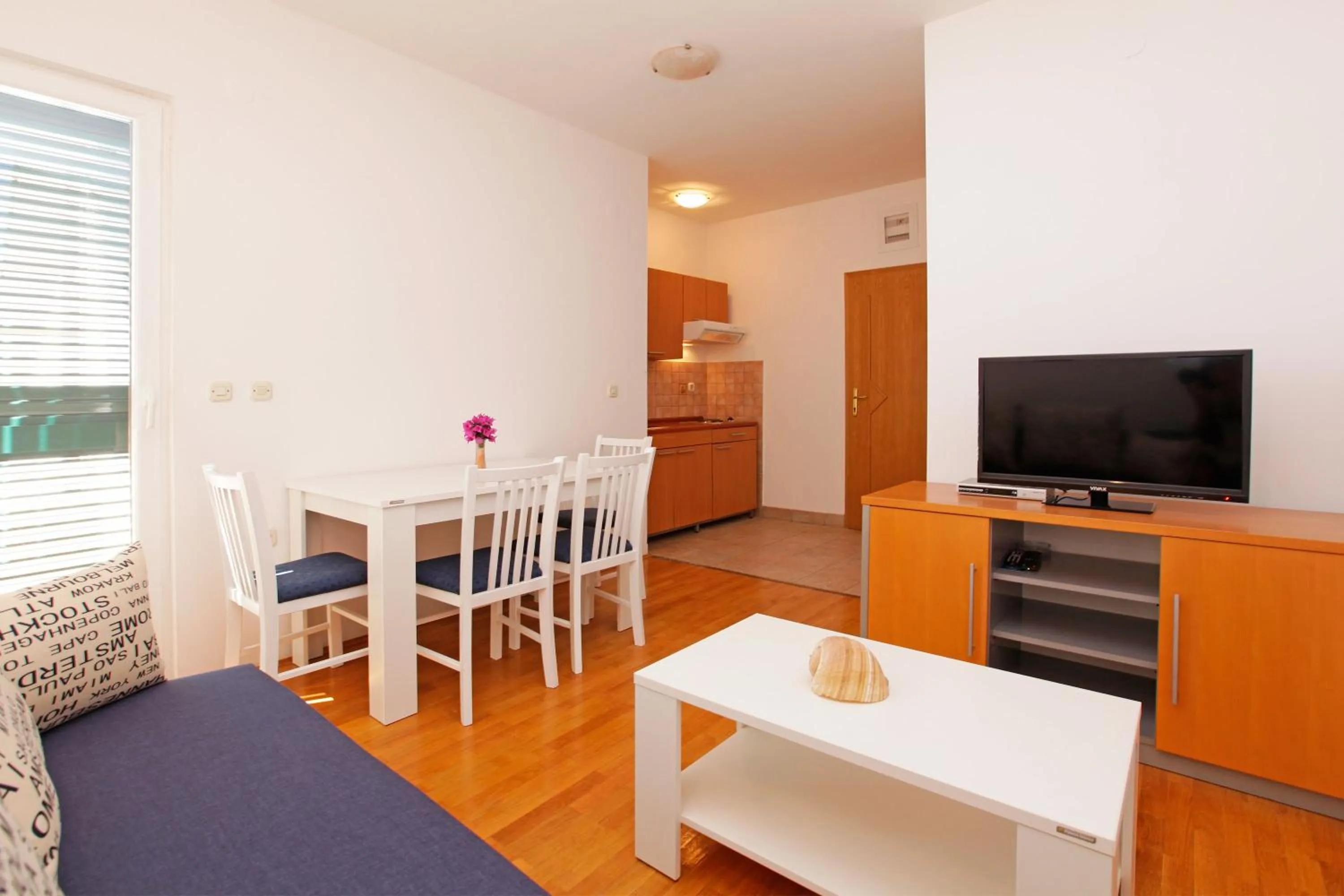 Communal lounge/ TV room in Apartments Vala