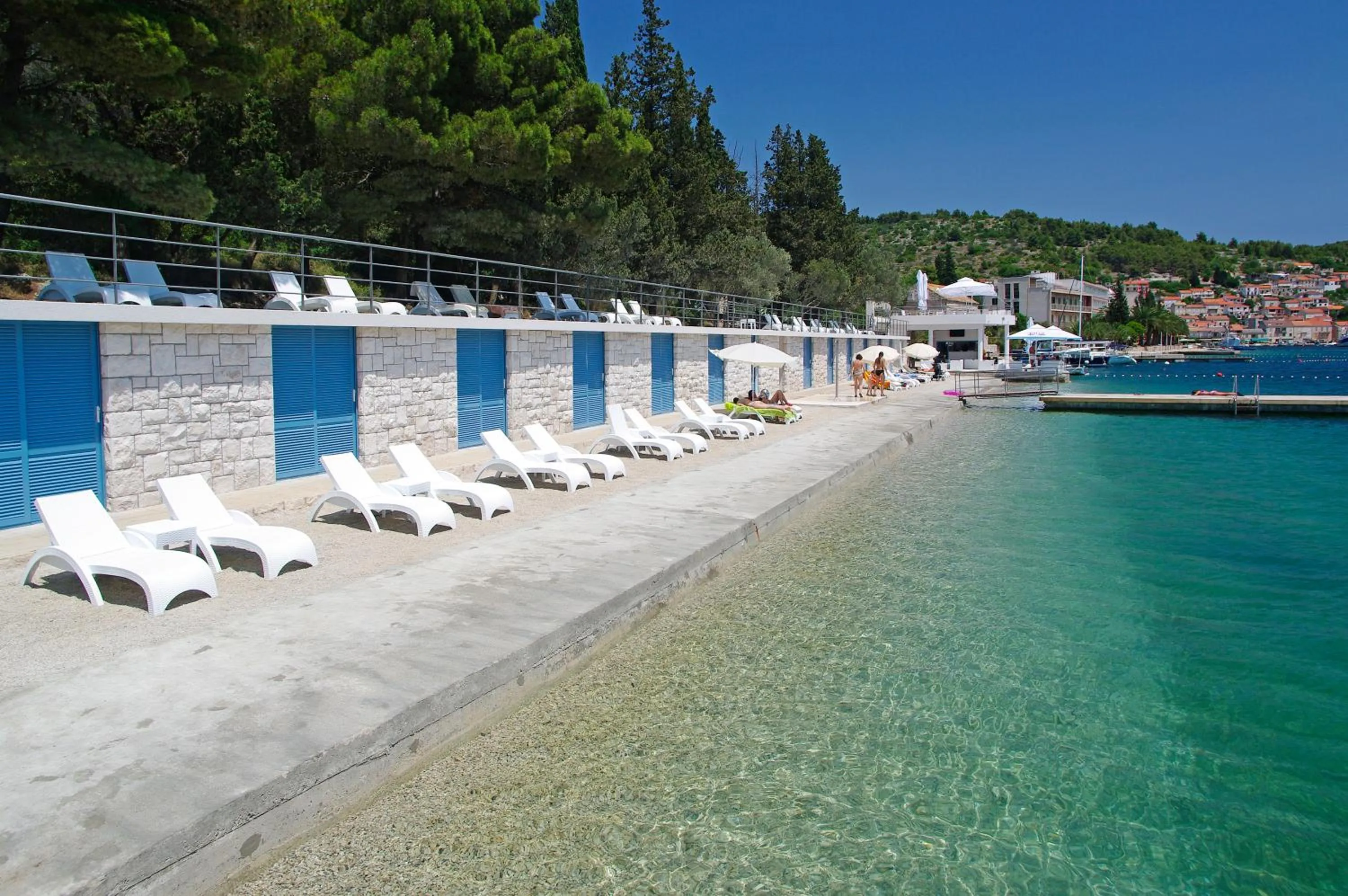 Restaurant/places to eat in Apartments Vala