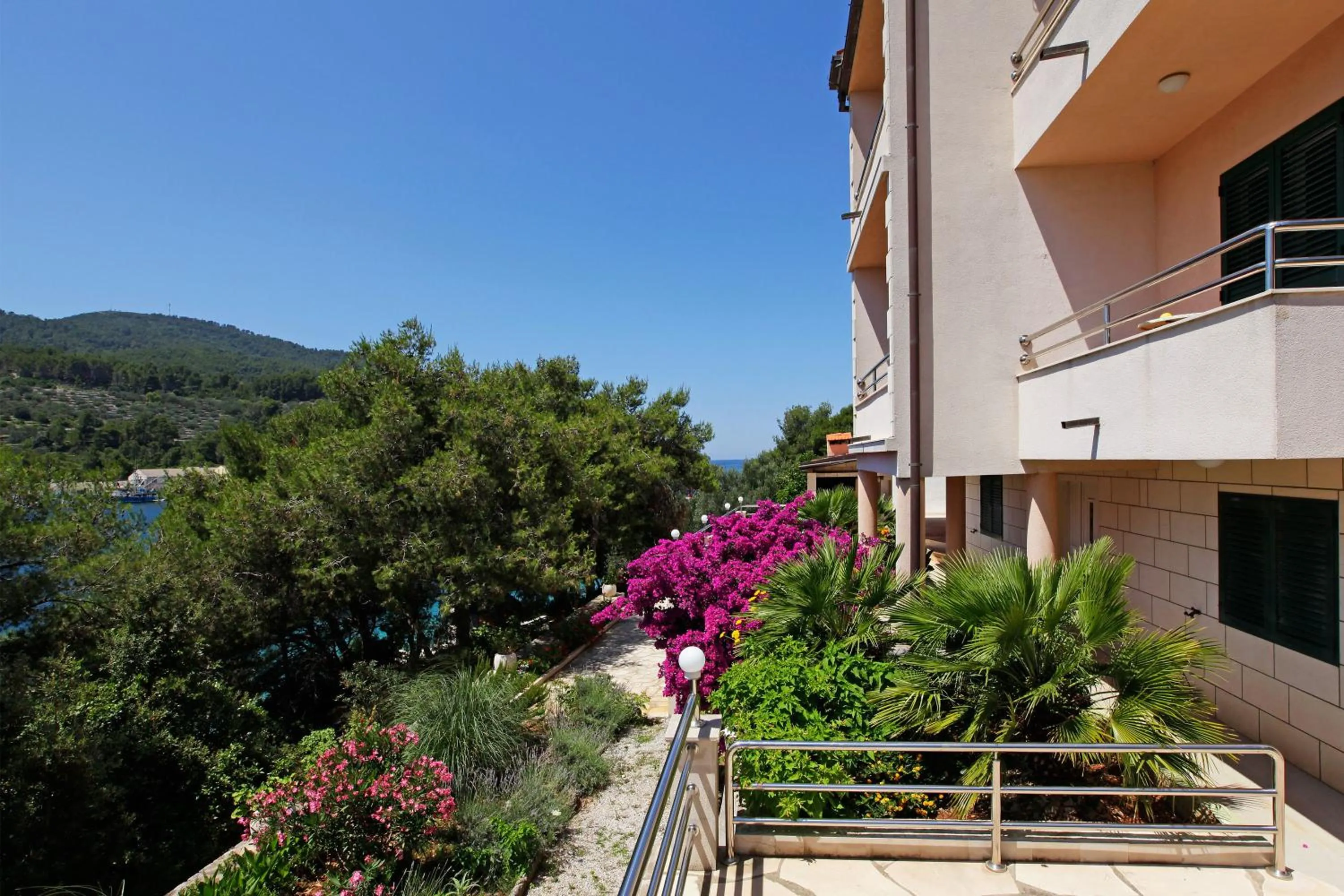 Garden in Apartments Vala