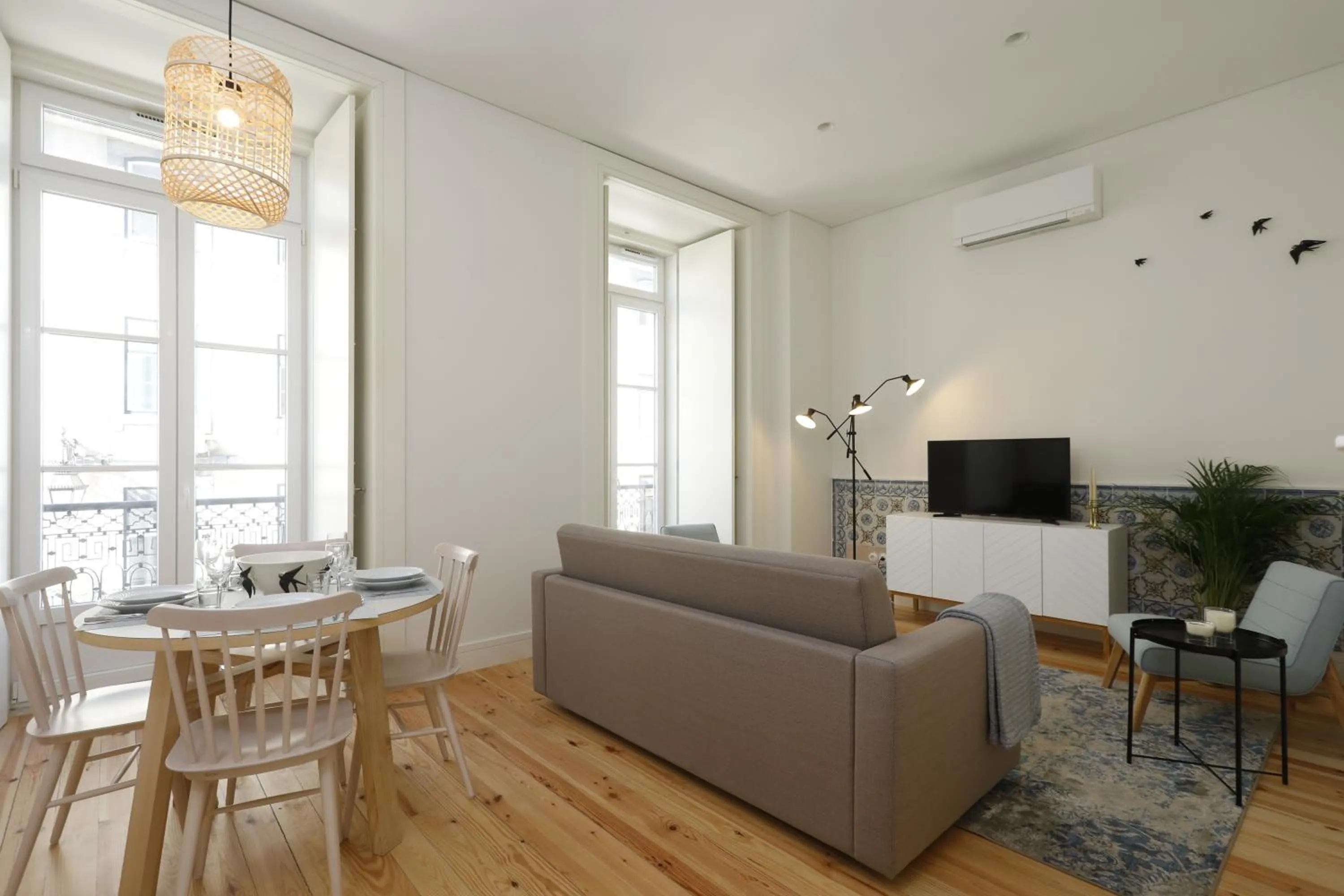 Living room in Montebelo Lisbon Downtown Apartments