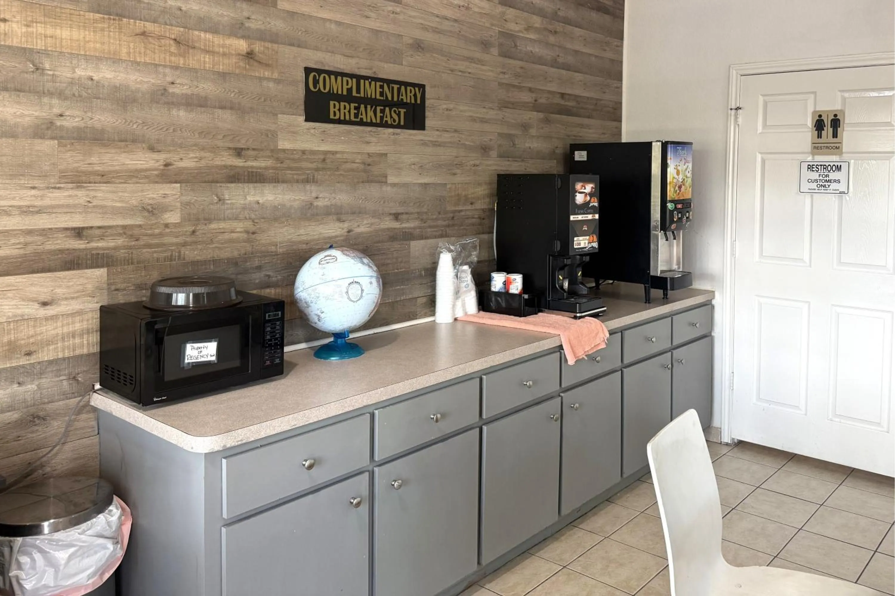 Lobby or reception in Hotel O Regency Suites Houston - IAH Beltway 8