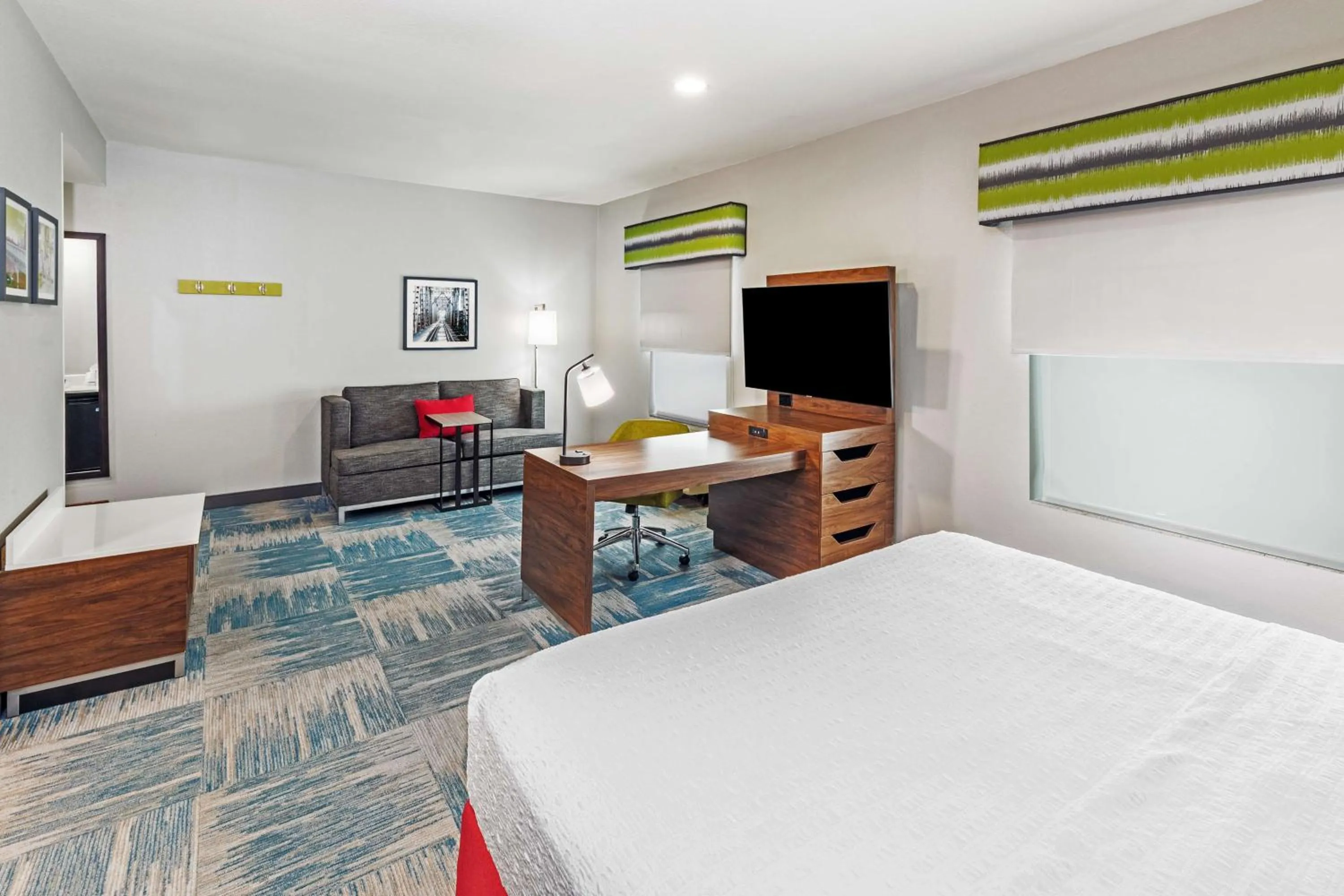 Bedroom, Bed in Hampton Inn and Suites Houston Heights I-10