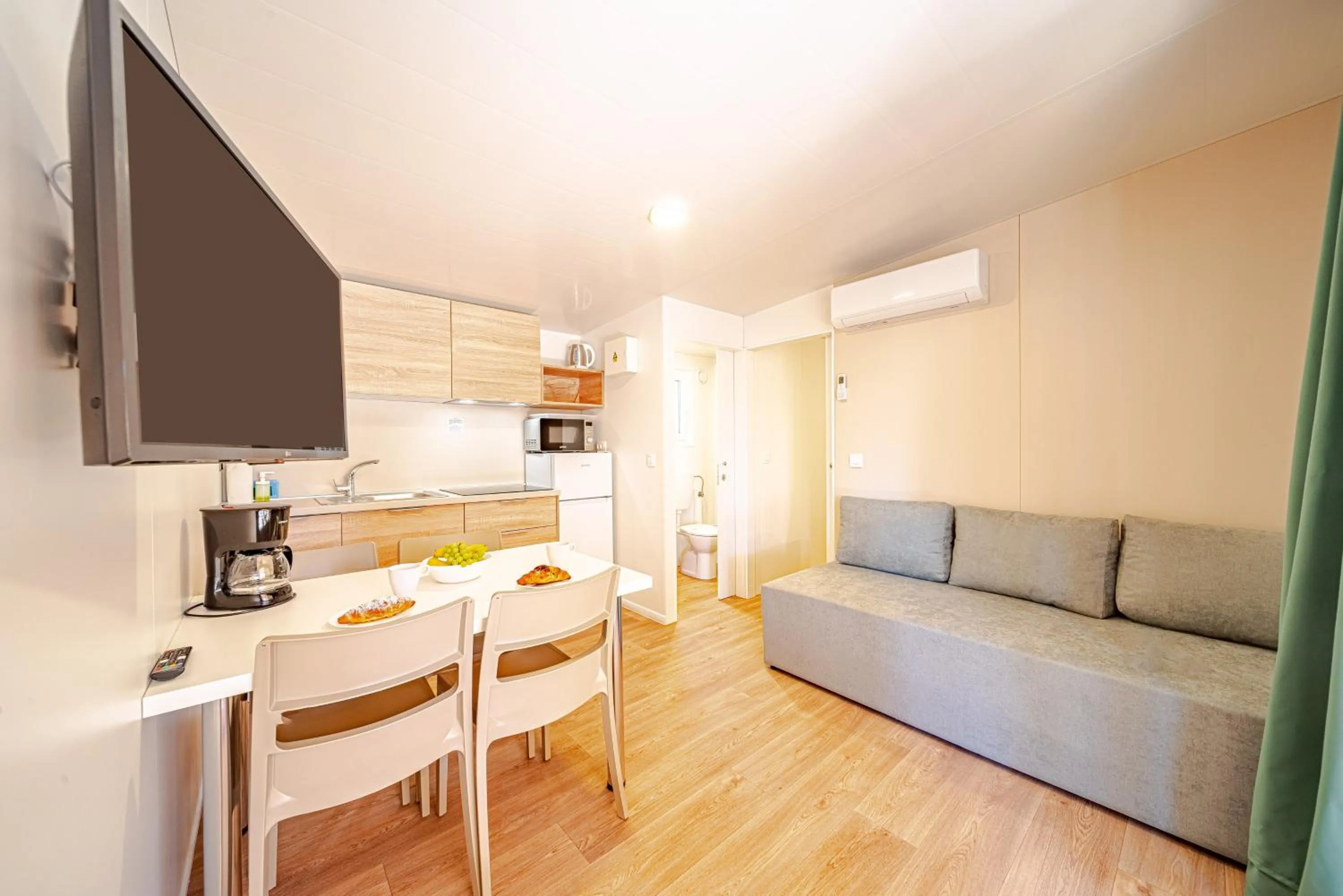 TV and multimedia in Mobile Homes Camp Perna - Adriatic Kampovi