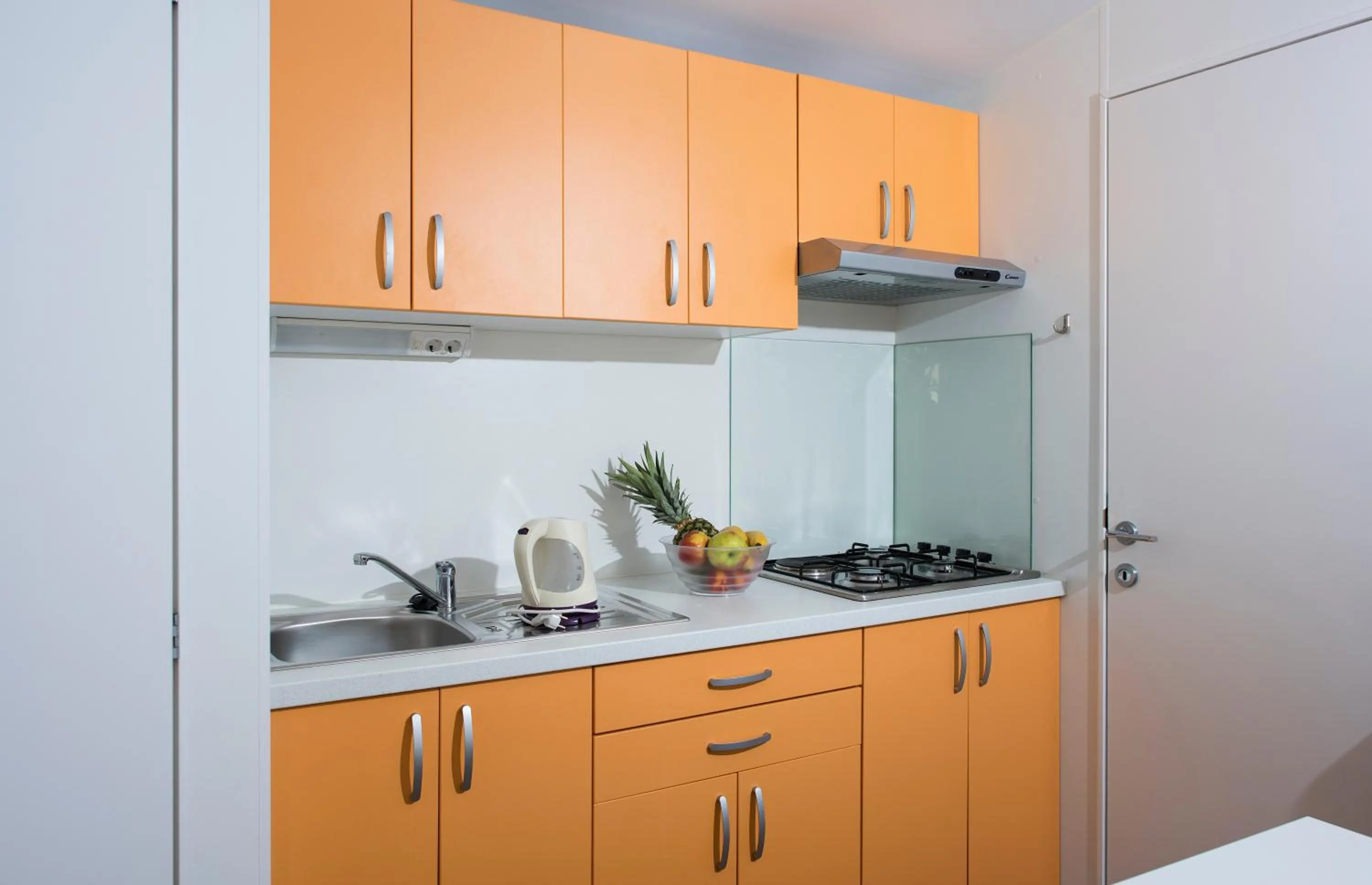 Kitchen or kitchenette in Mobile Homes Camp Perna - Adriatic Kampovi