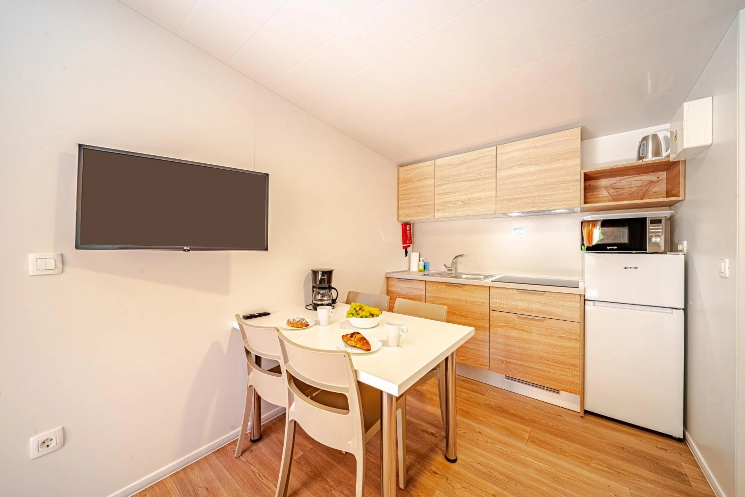 TV and multimedia in Mobile Homes Camp Perna - Adriatic Kampovi