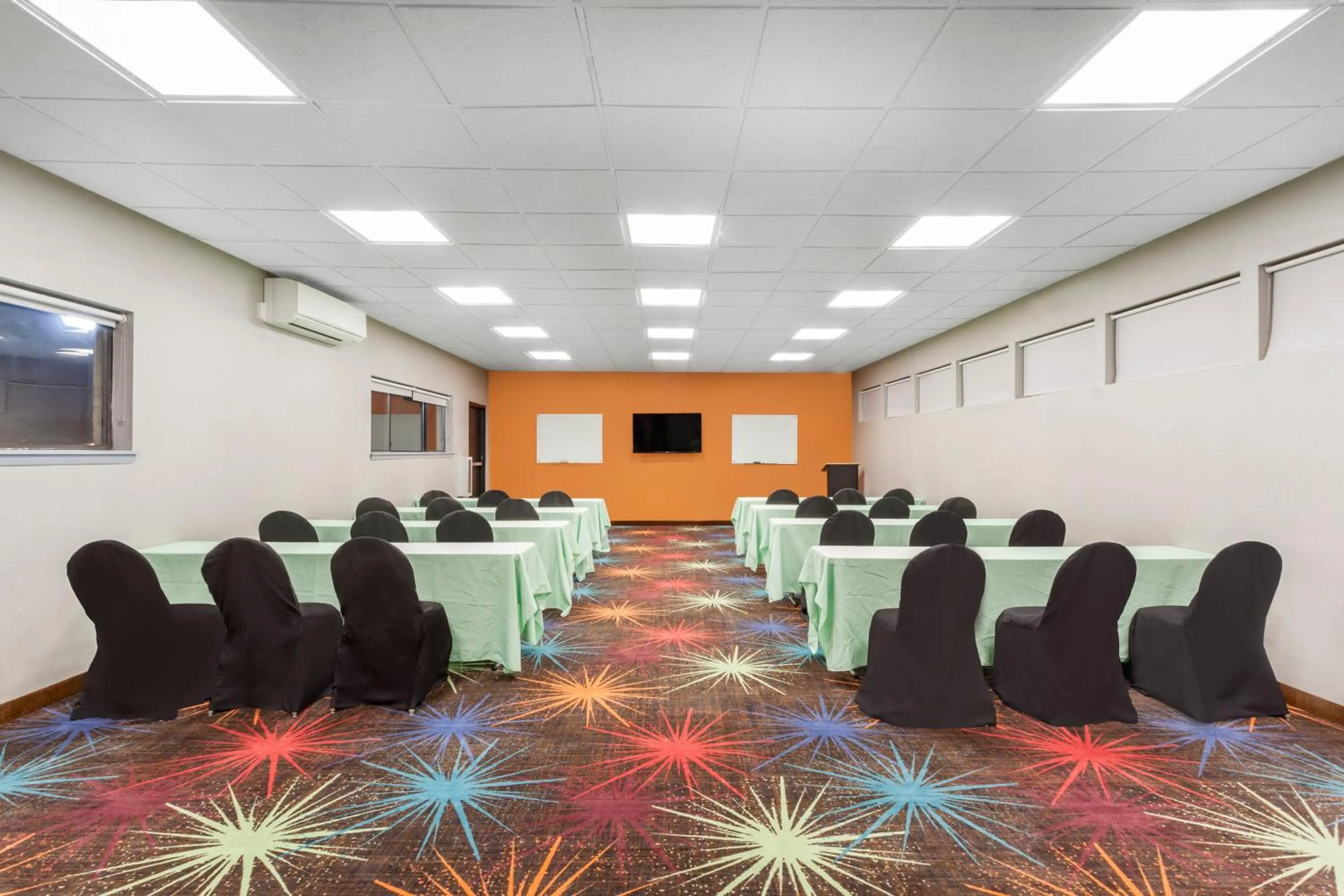 Meeting/conference room in Days Inn by Wyndham Woodbury Long Island