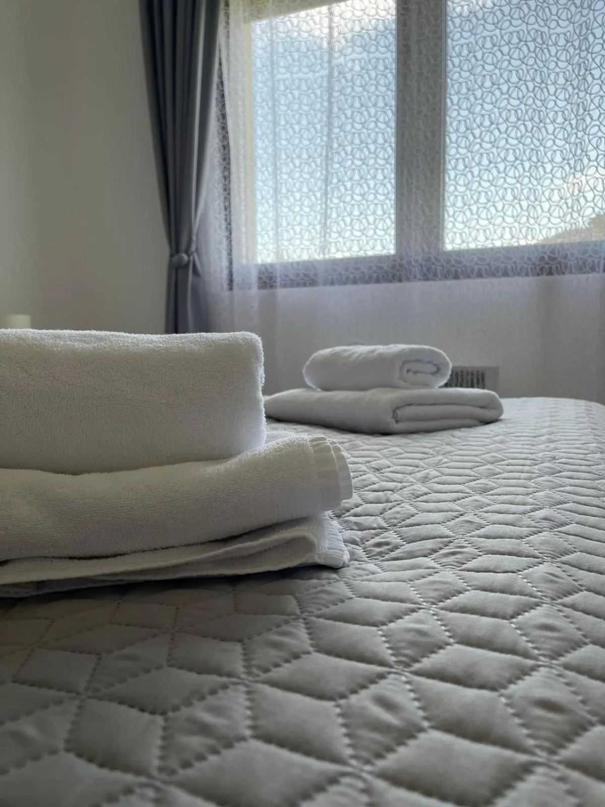 Bedroom, Bed in All Seasons Residence