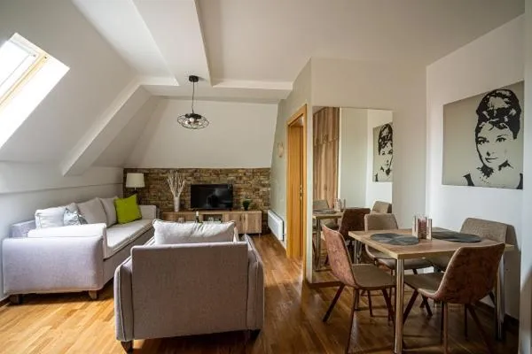 Living room, Bed in All Seasons Residence