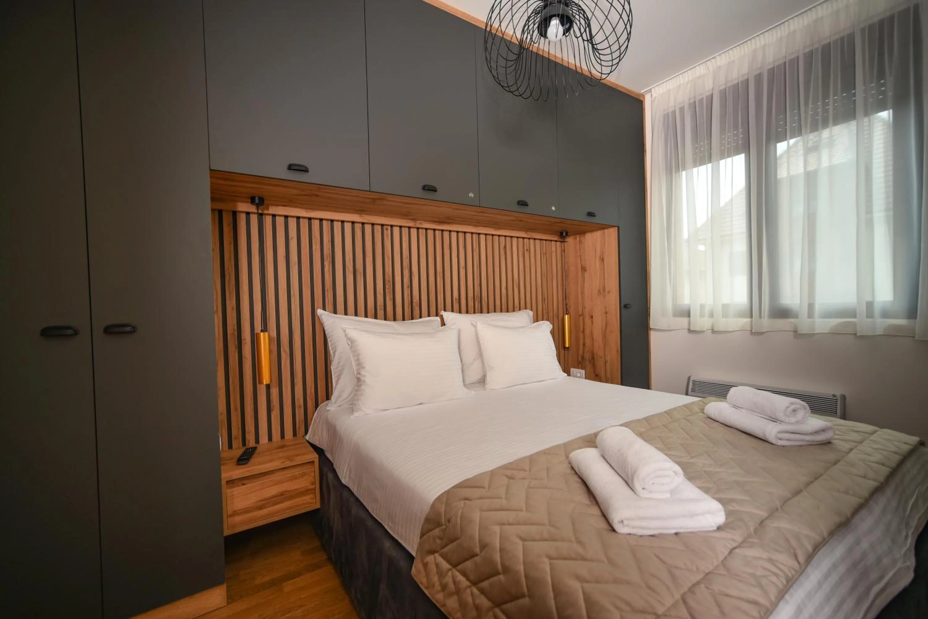 Bedroom, Bed in All Seasons Residence