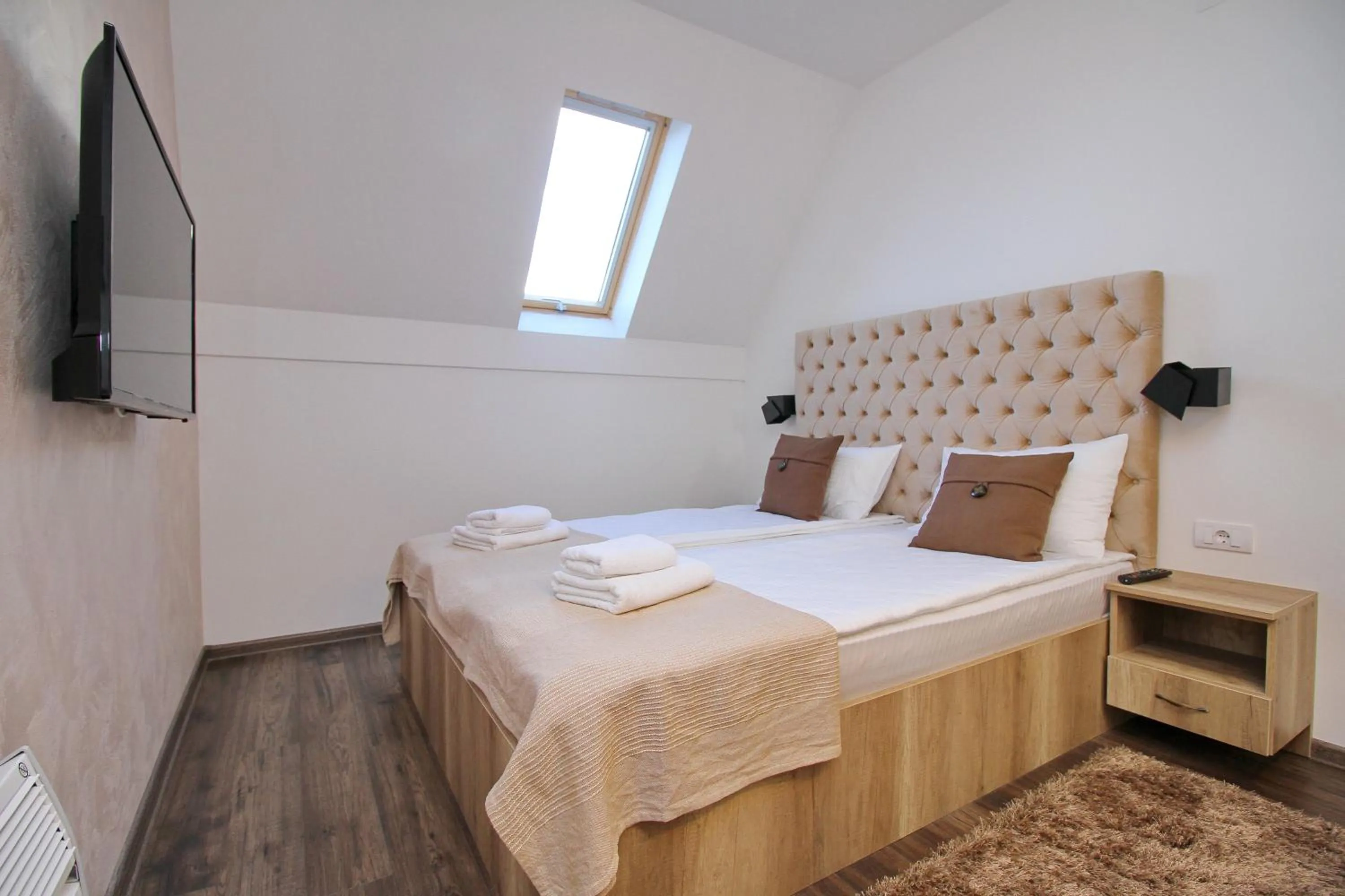 Bedroom, Bed in All Seasons Residence