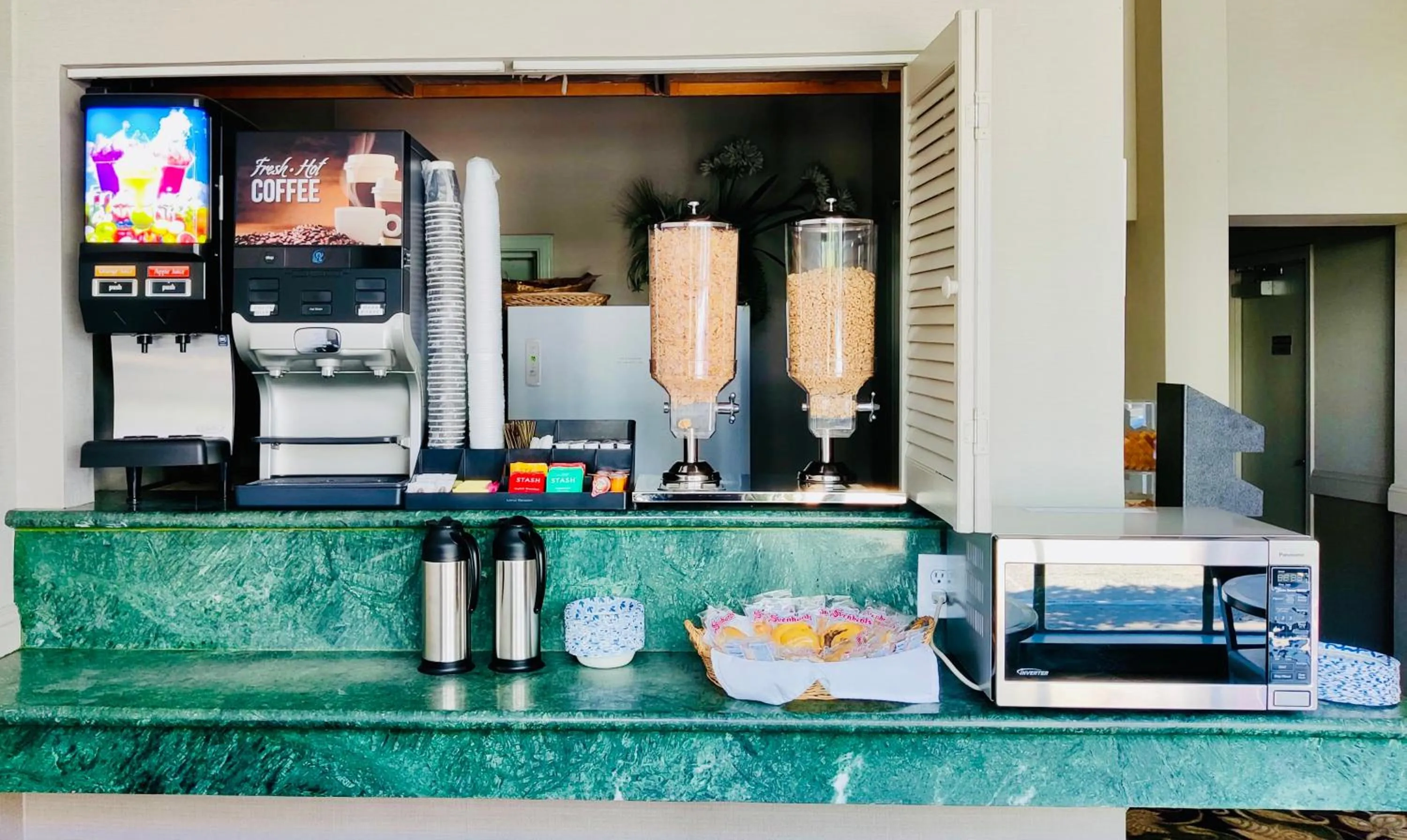 Breakfast in City Center Inn and Suites