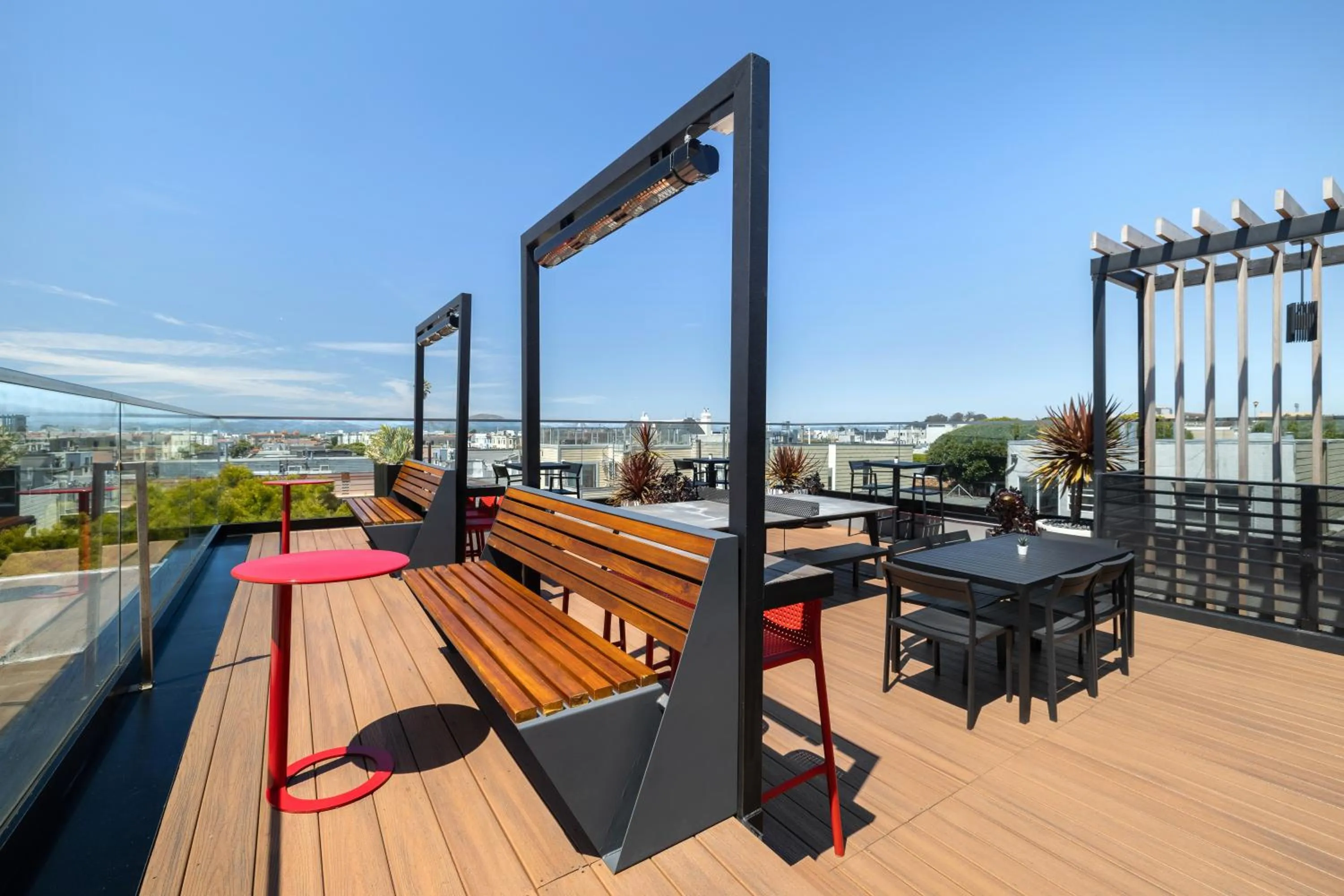 Balcony/Terrace in Infinity Hotel San Francisco, Tapestry Collection by Hilton