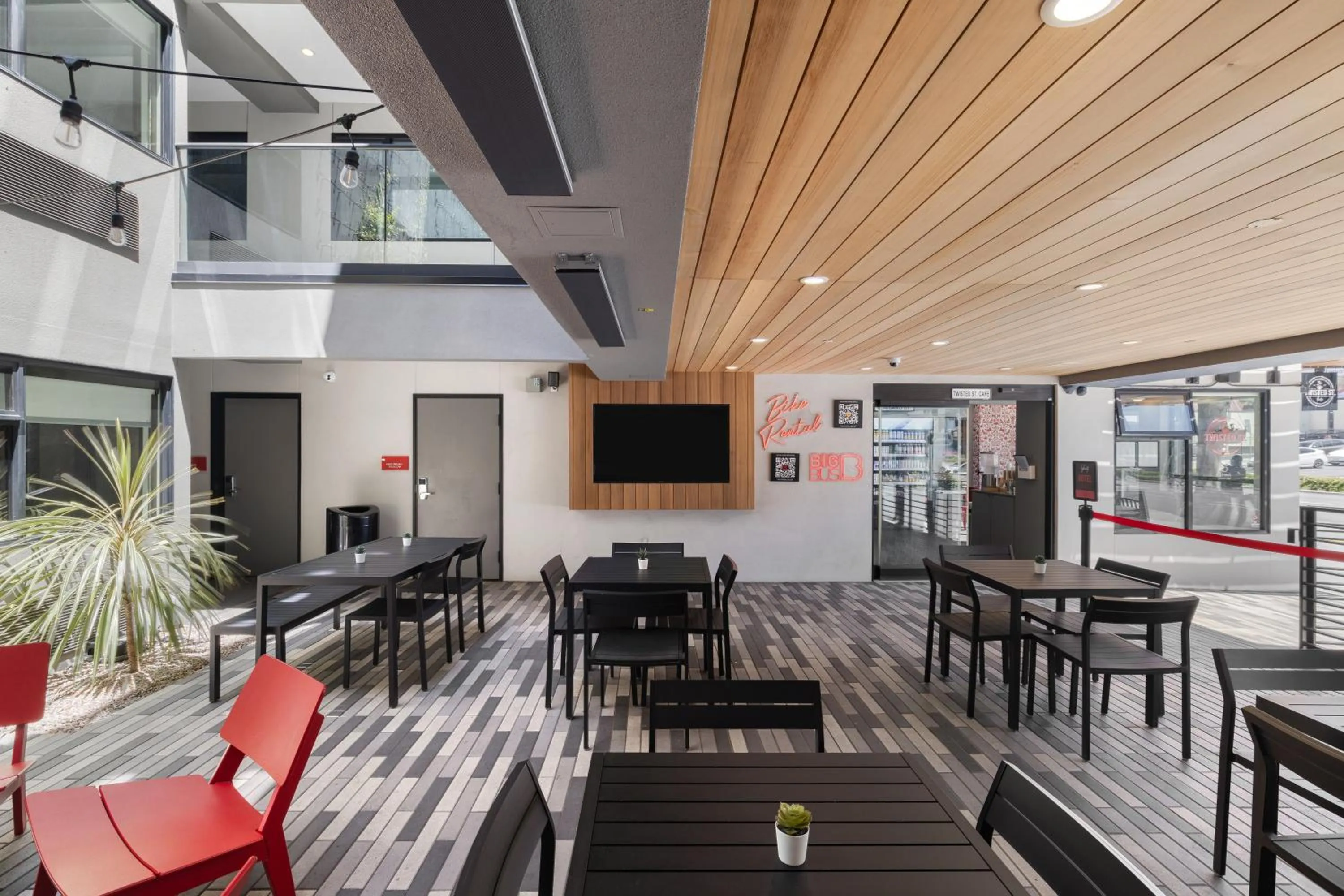 Inner courtyard view in Infinity Hotel San Francisco, Tapestry Collection by Hilton