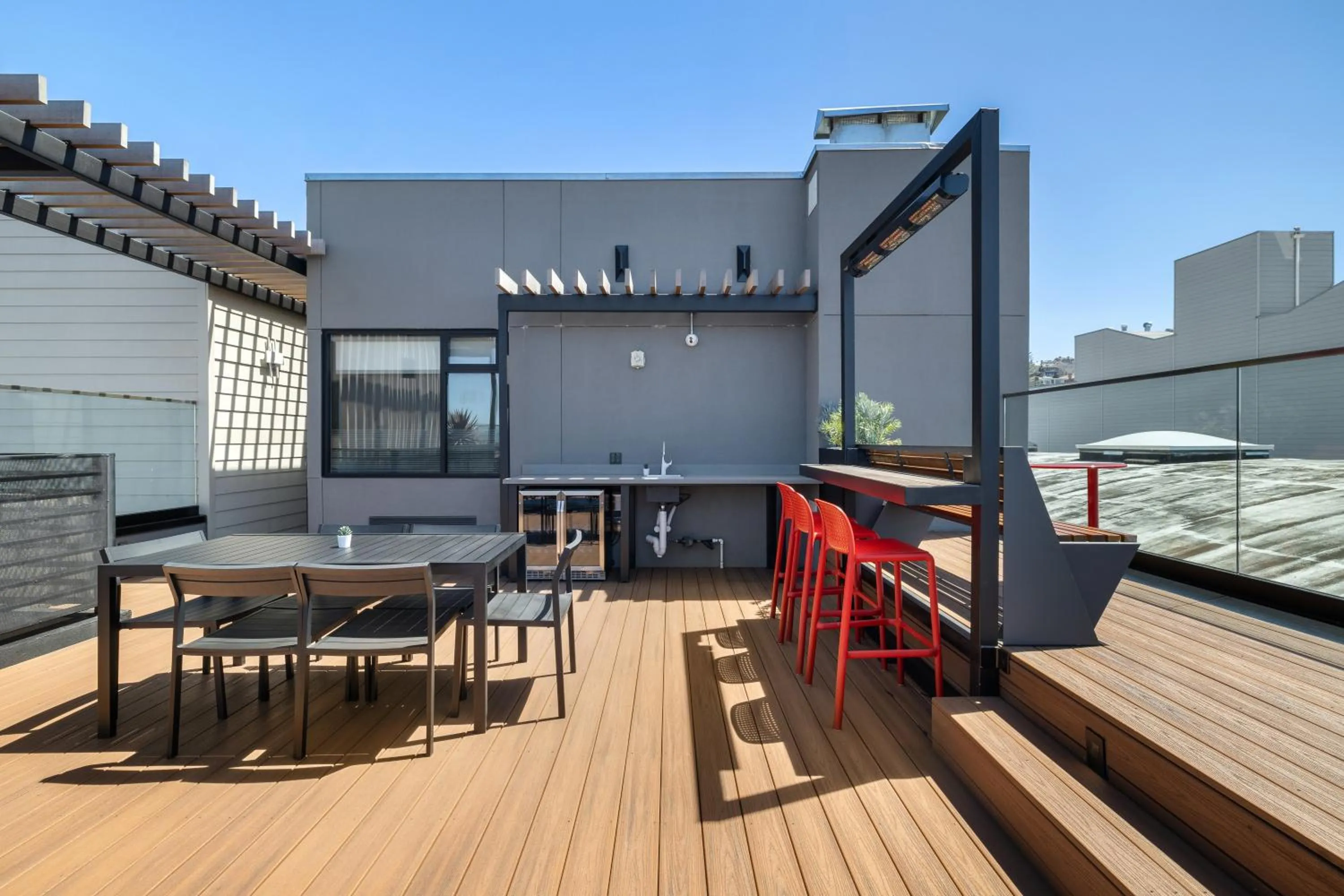 Balcony/Terrace in Infinity Hotel San Francisco, Tapestry Collection by Hilton