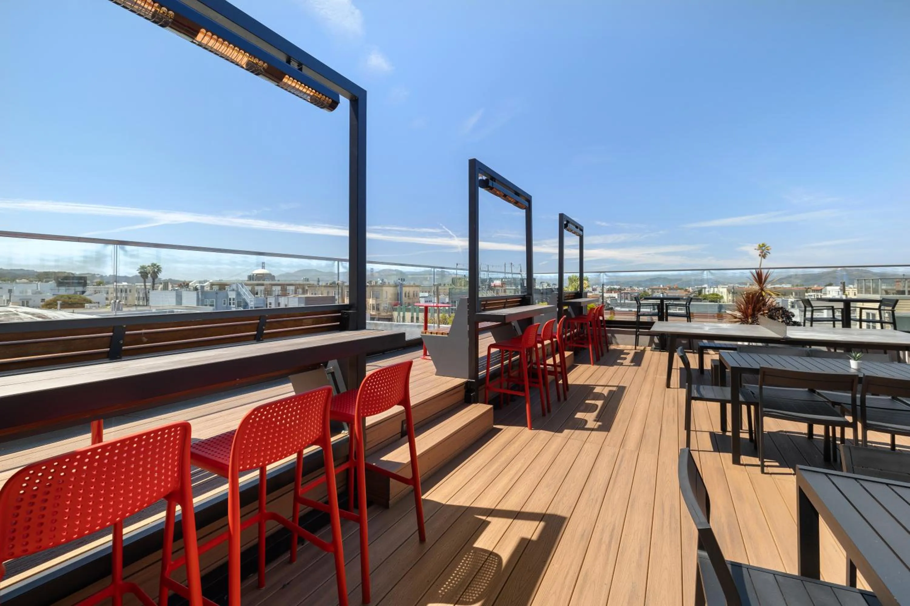 Balcony/Terrace in Infinity Hotel San Francisco, Tapestry Collection by Hilton
