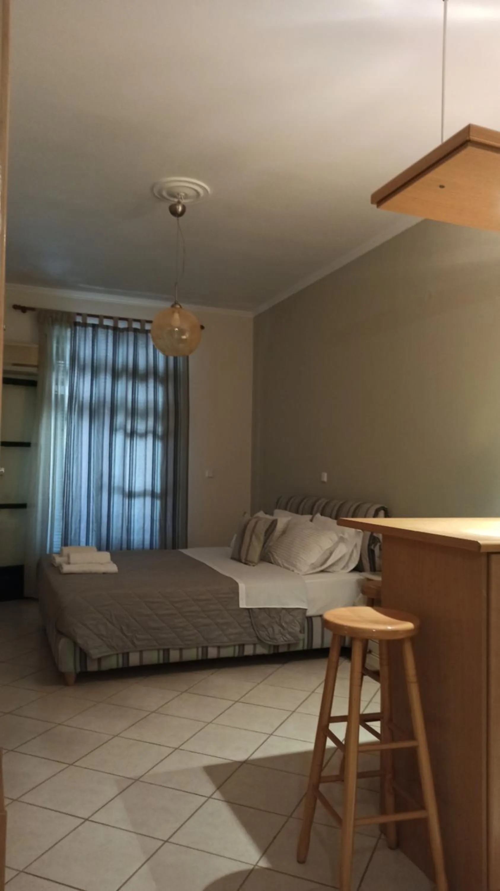 Photo of the whole room, Bed in To Kastro