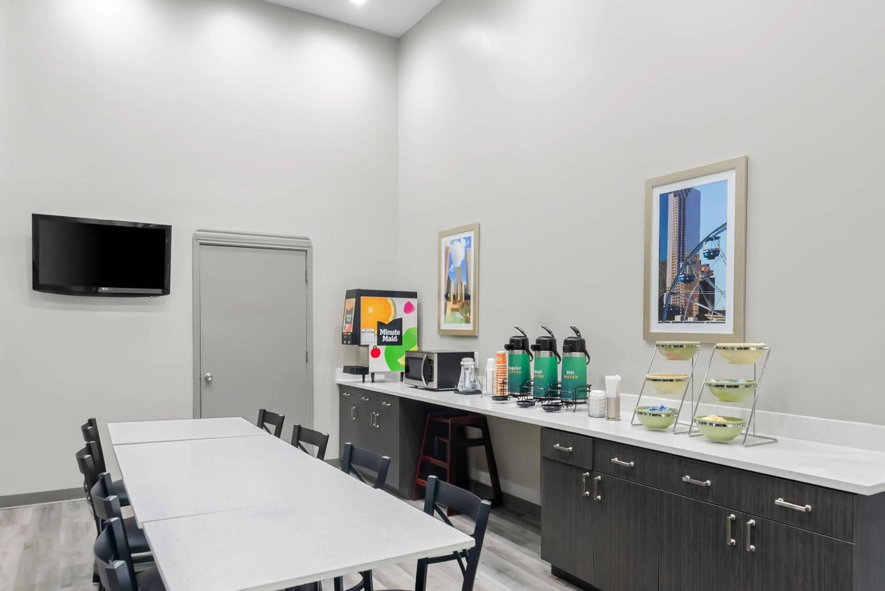 Breakfast in Quality Suites Houston NW Cy-Fair