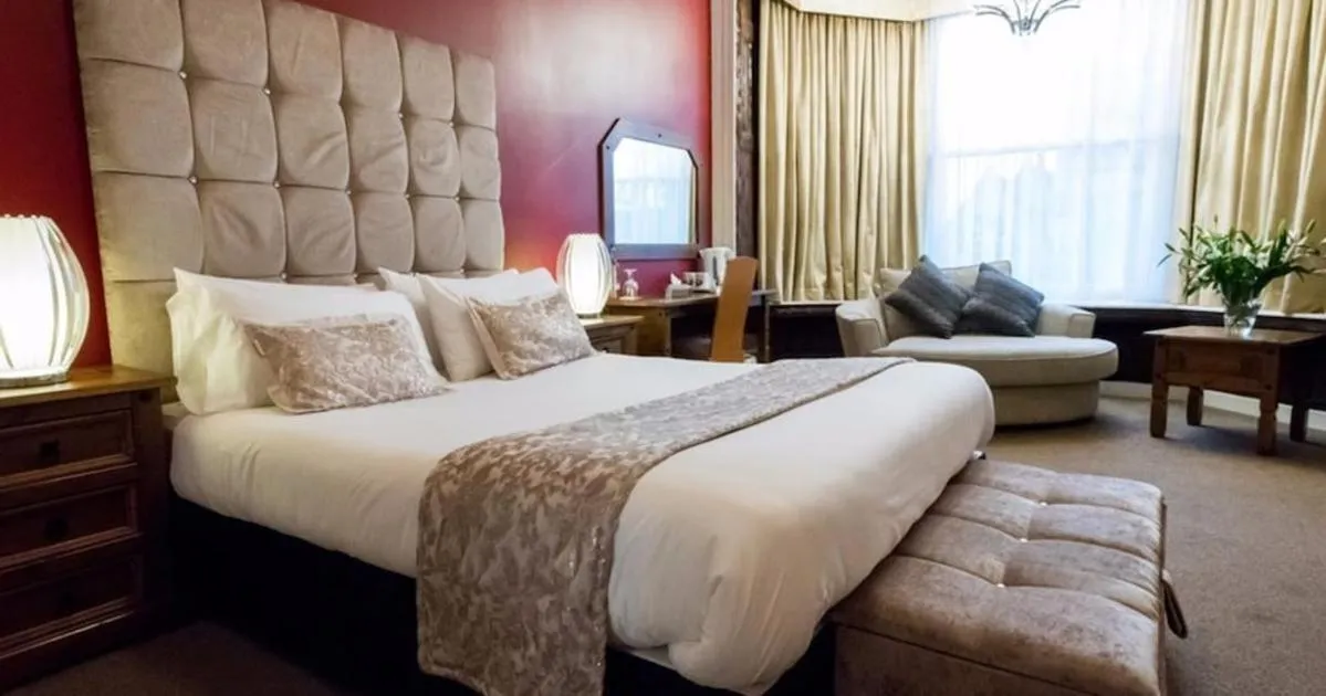 Bedroom, Bed in The Pearl Hotel