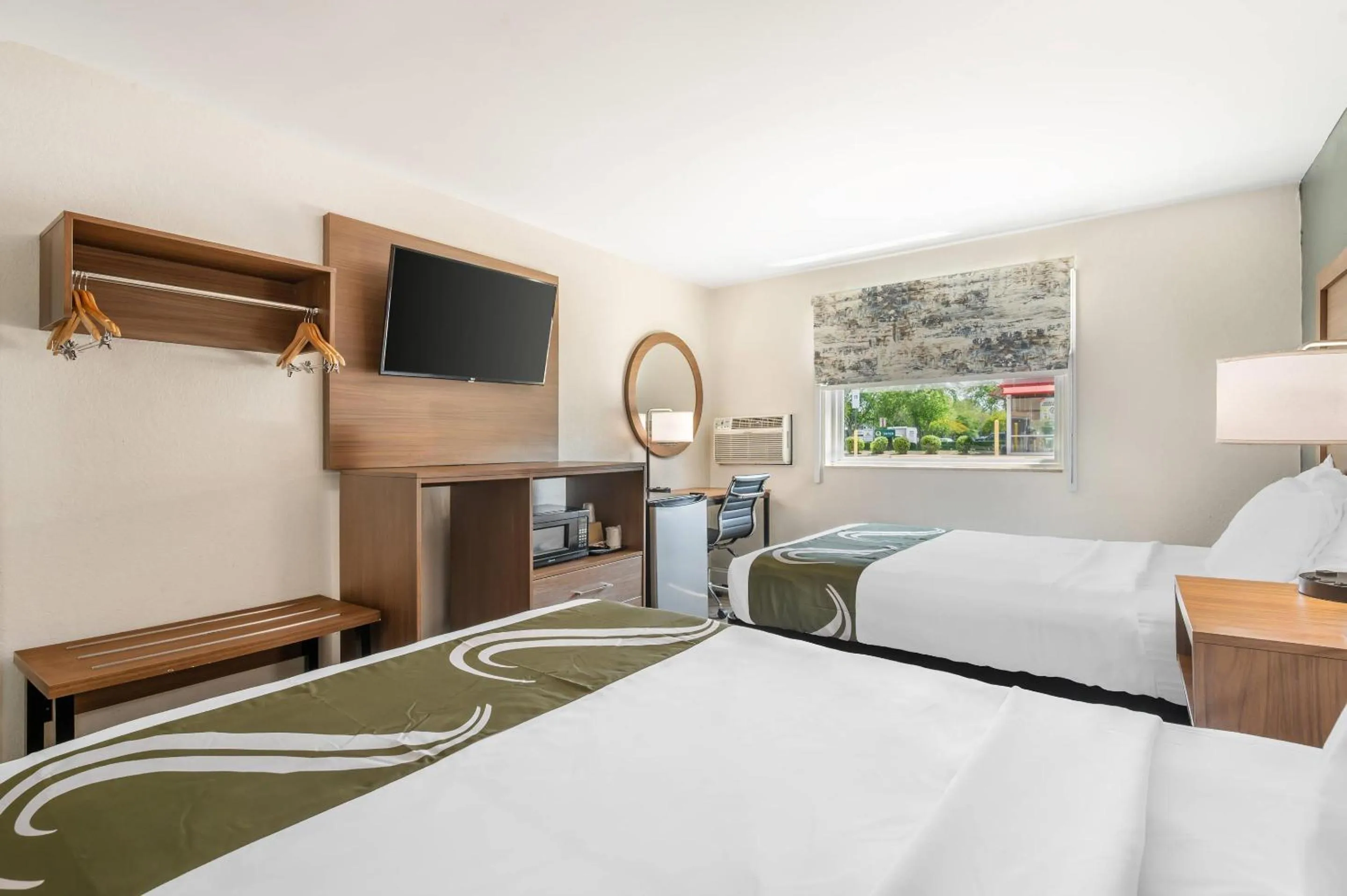 Bedroom, Bed in Quality Inn Chesapeake - Greenbrier