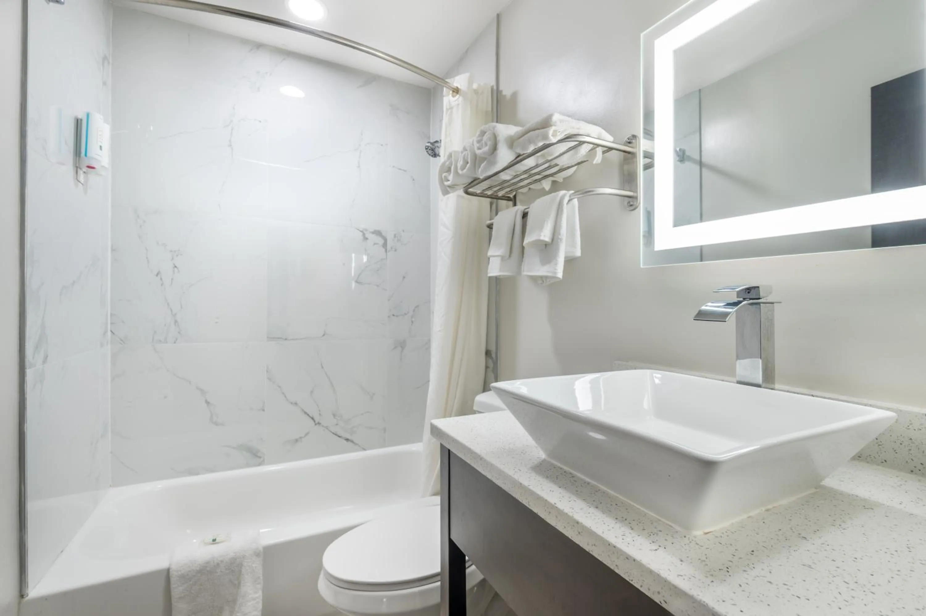 Bathroom in Quality Inn Chesapeake - Greenbrier