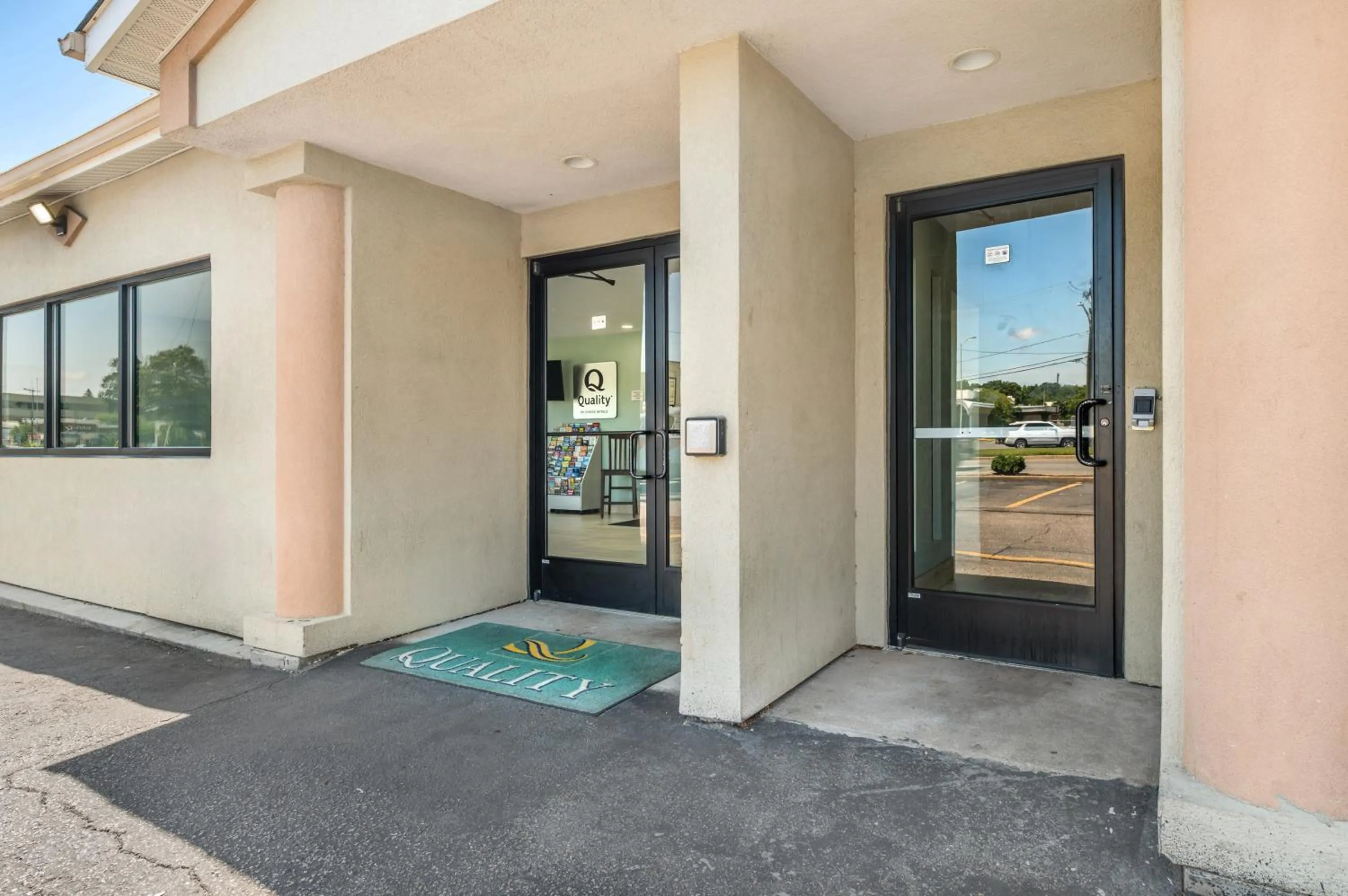 Facade/entrance in Quality Inn Chesapeake - Greenbrier