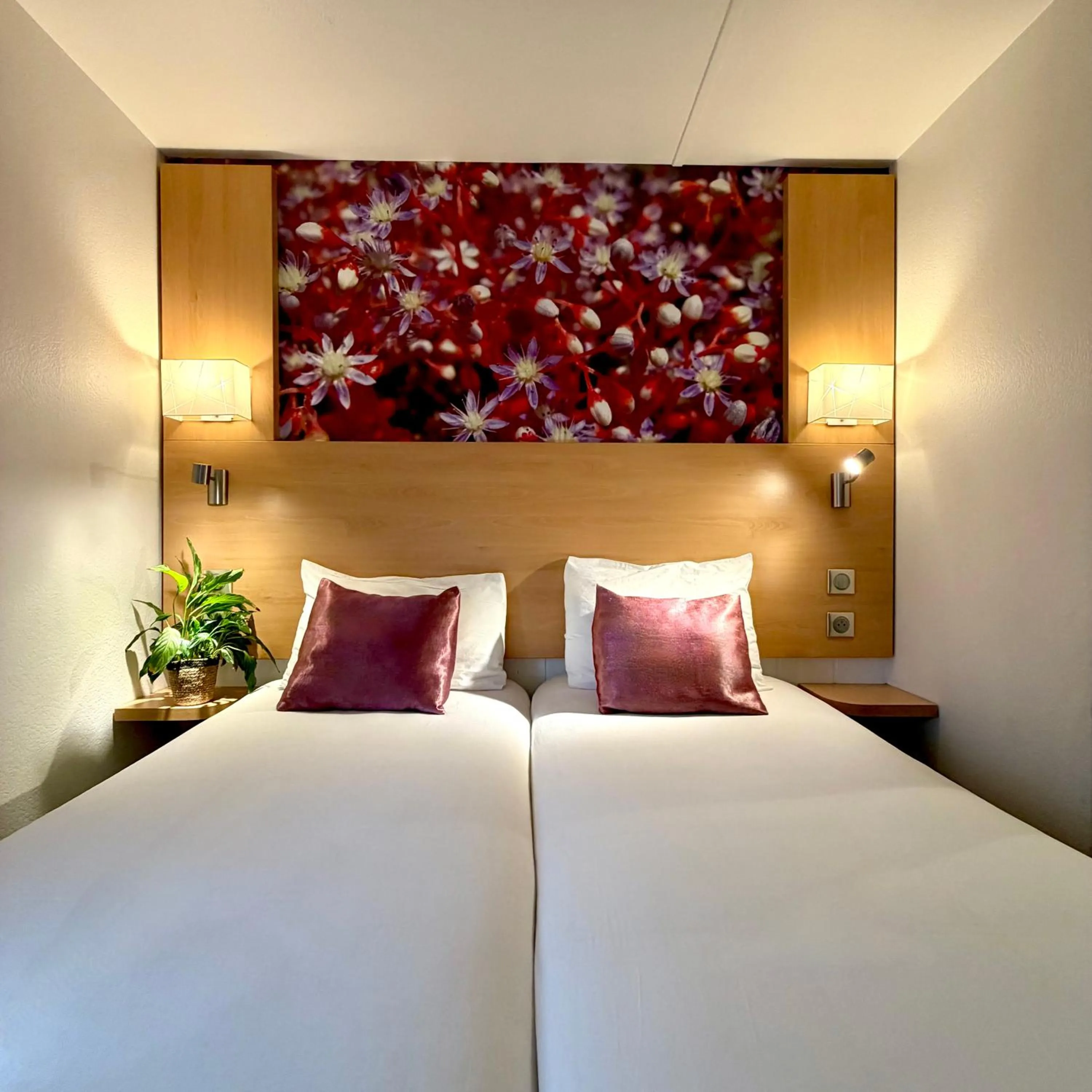 Bed in Fasthotel Orleans Zénith