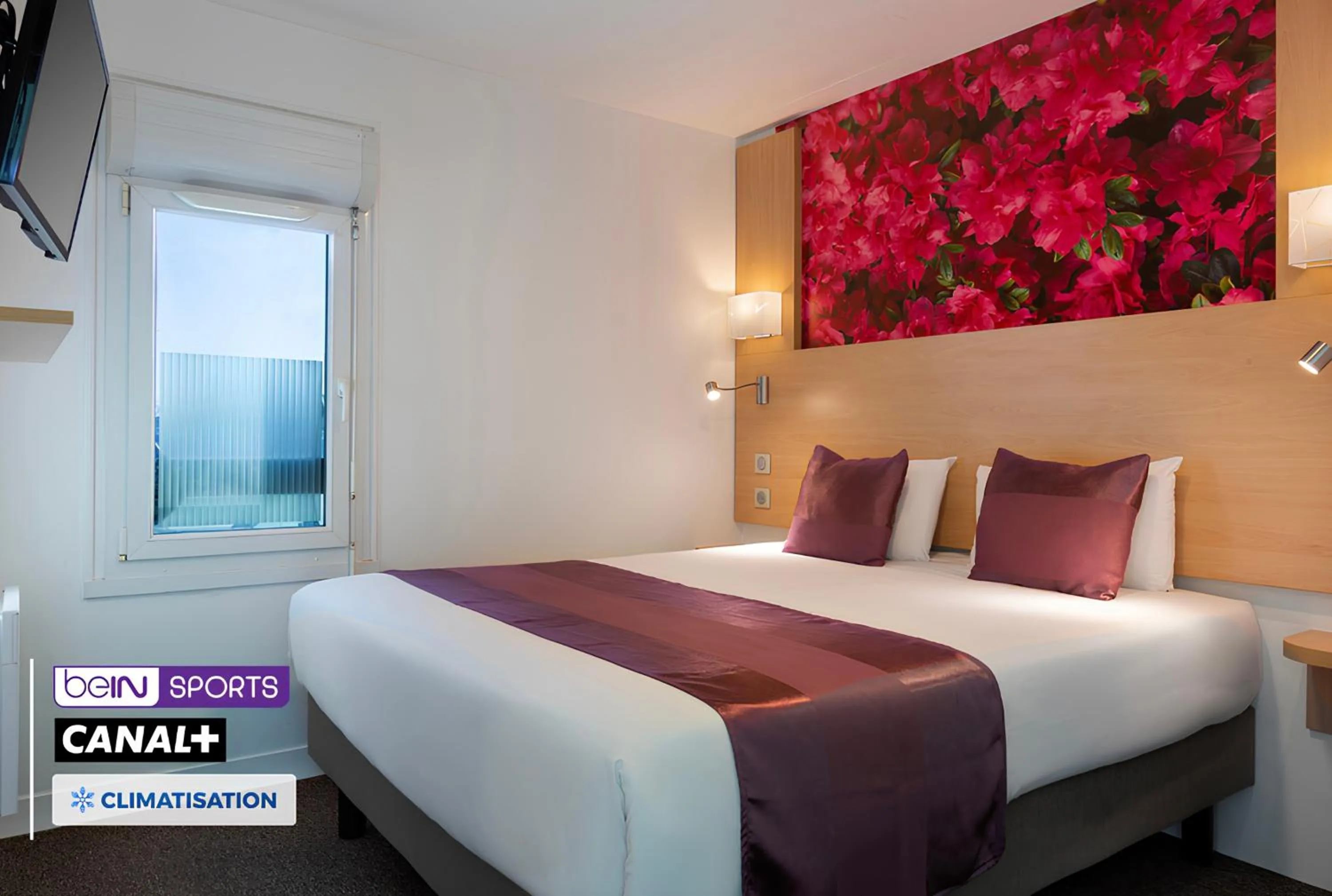 Bed in Fasthotel Orleans Zénith